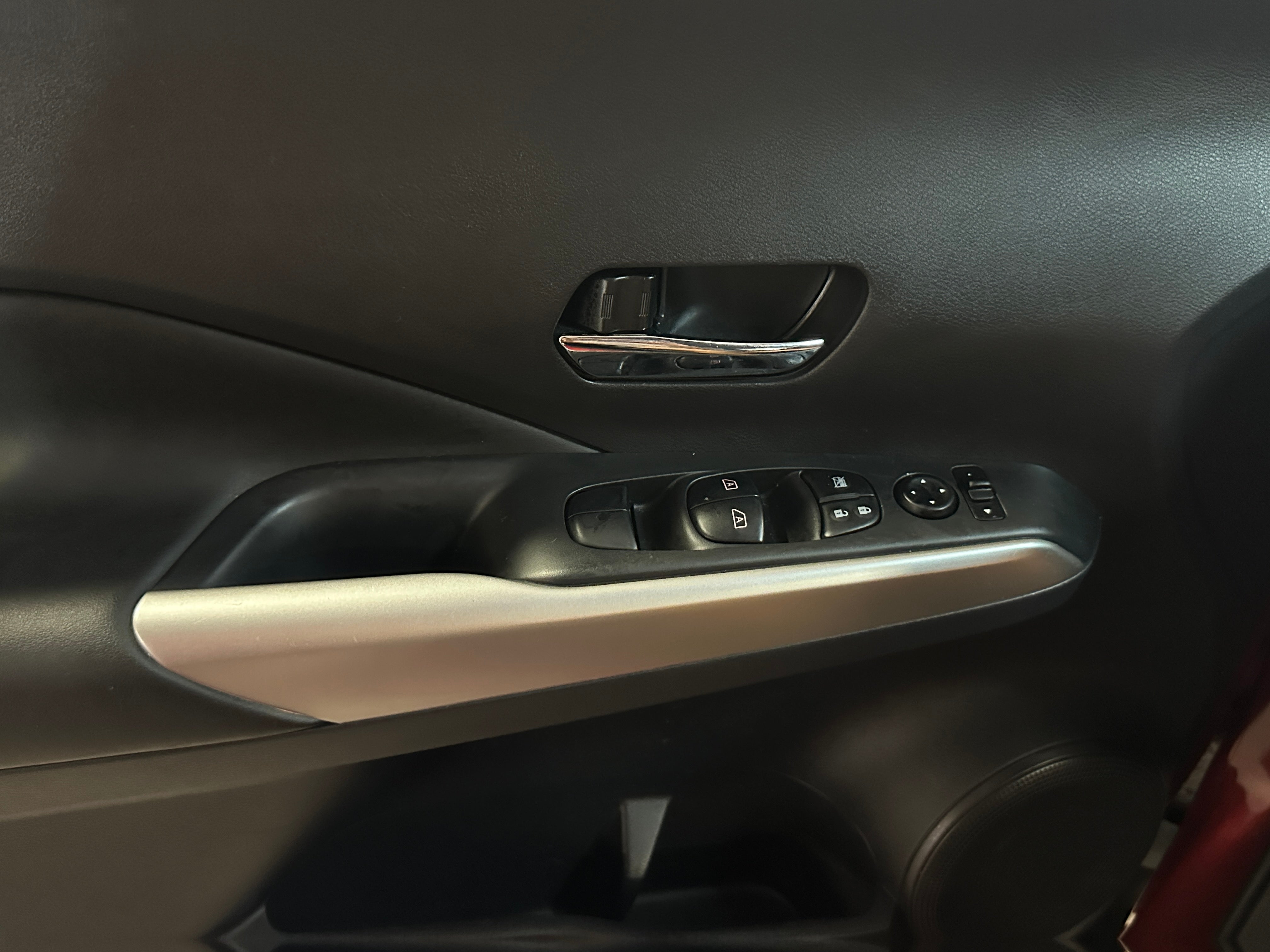 2020 Nissan Kicks SR - Photo 17