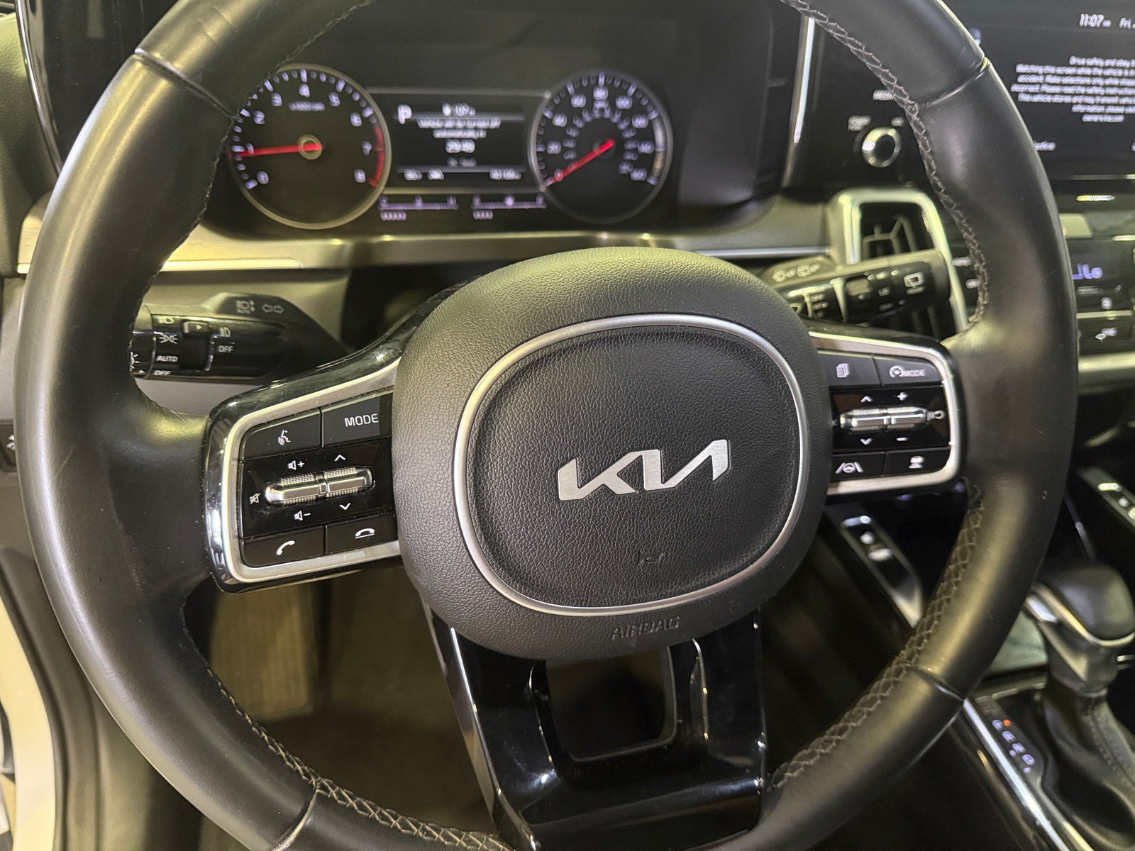 Thumbnail: 2022 Kia Sorento - 4