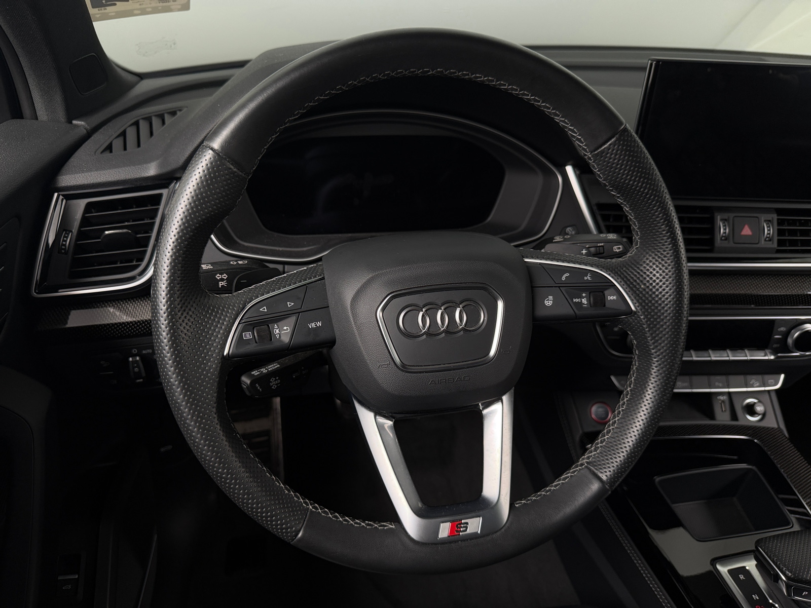 Thumbnail: 2023 Audi SQ5 - 4