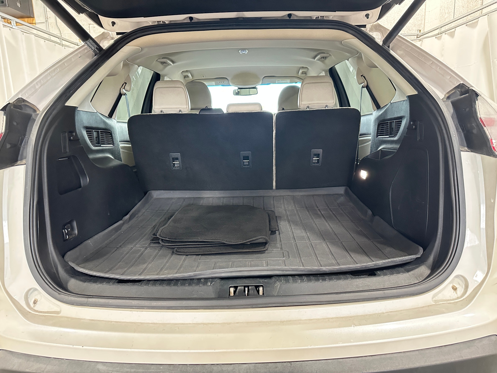 Thumbnail: 2019 Ford Edge - 6
