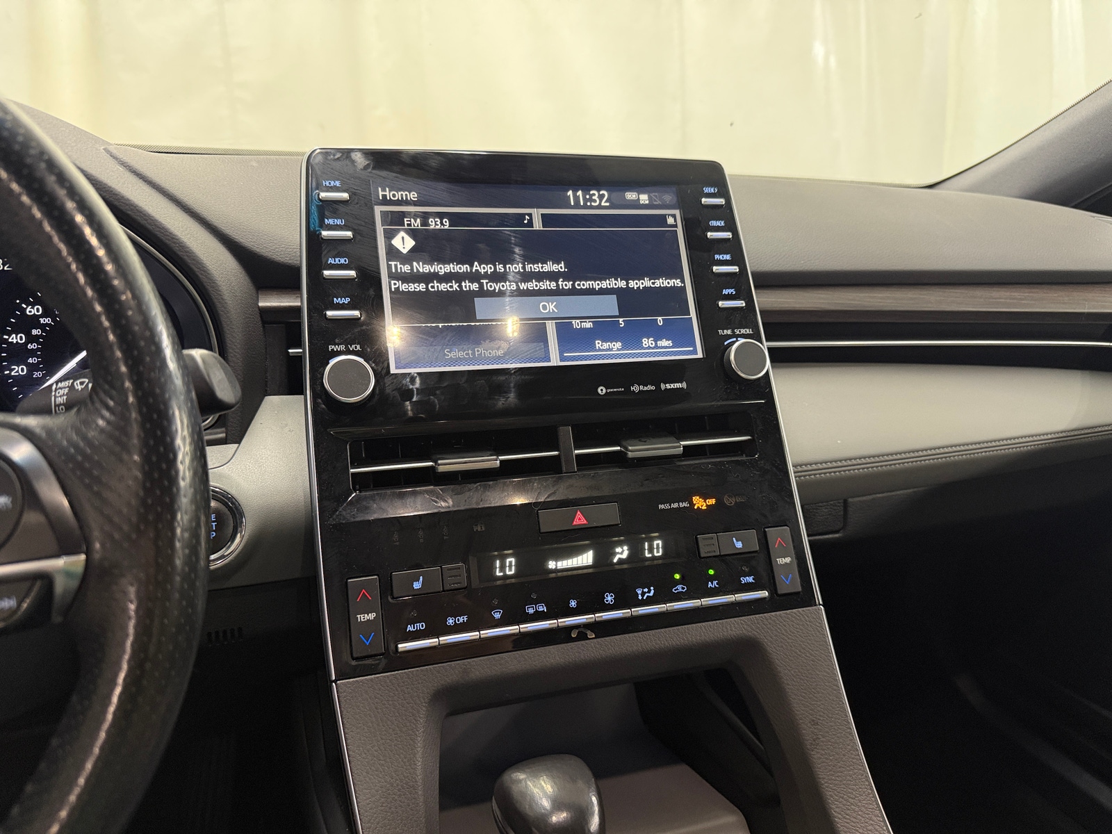 Thumbnail: 2021 Toyota Avalon - 3