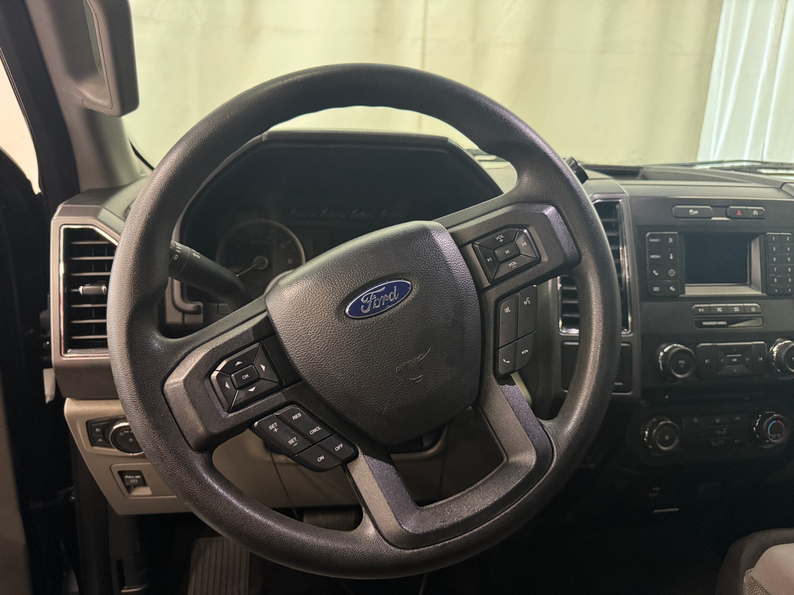 Thumbnail: 2018 Ford Econoline - 5