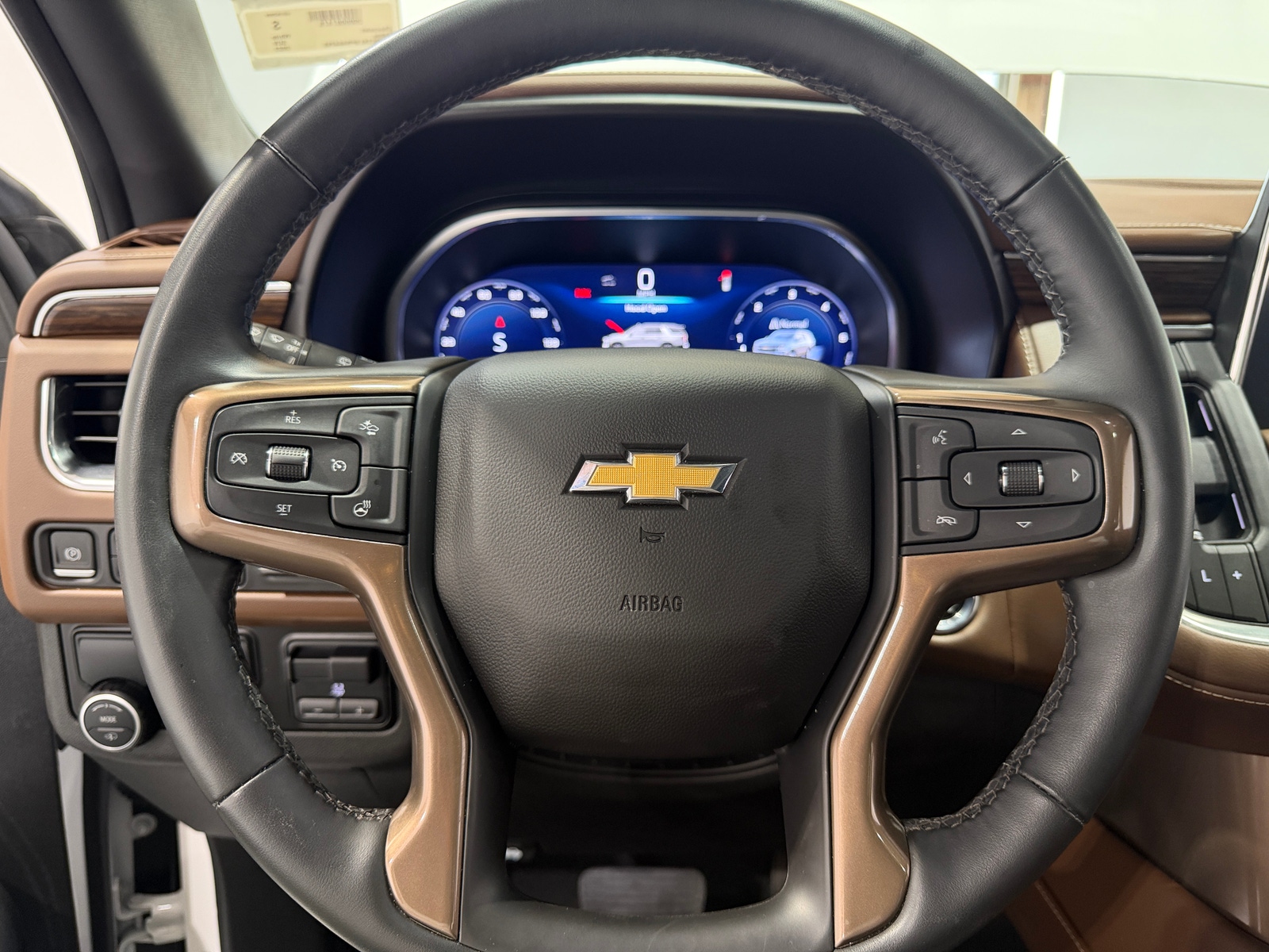 Thumbnail: 2023 Chevrolet Tahoe - 4