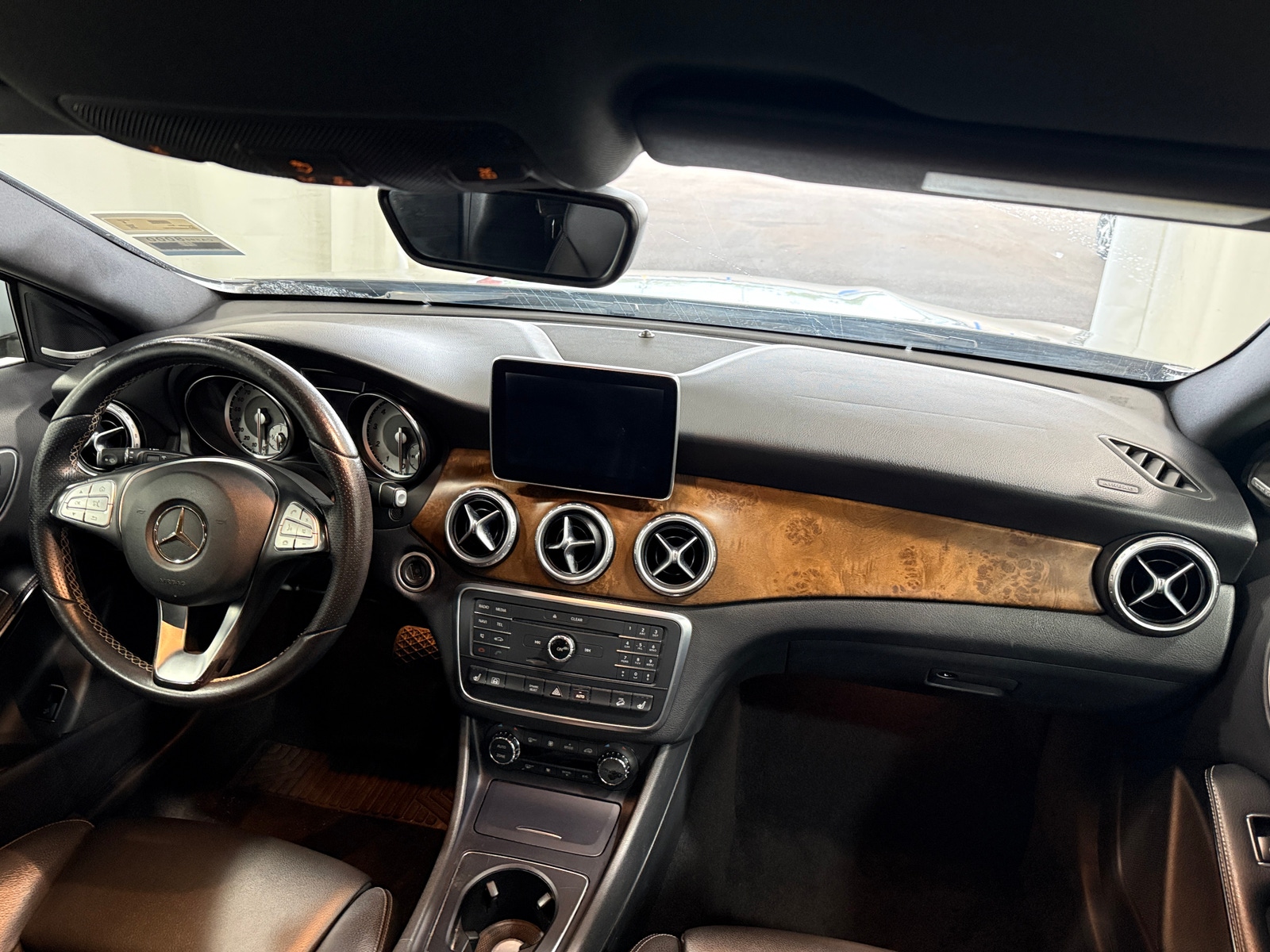 Thumbnail: 2016 Mercedes-Benz GLA - 2