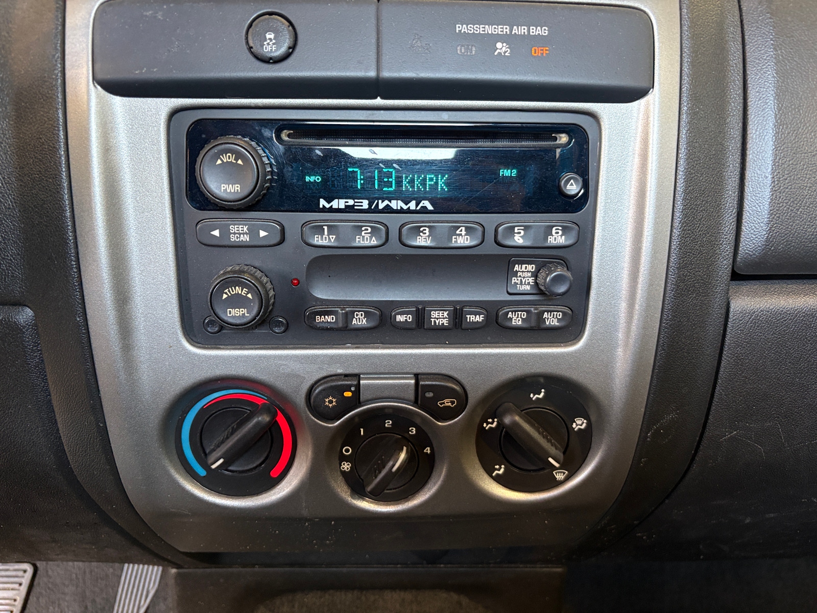 Thumbnail: 2012 Chevrolet Colorado - 3