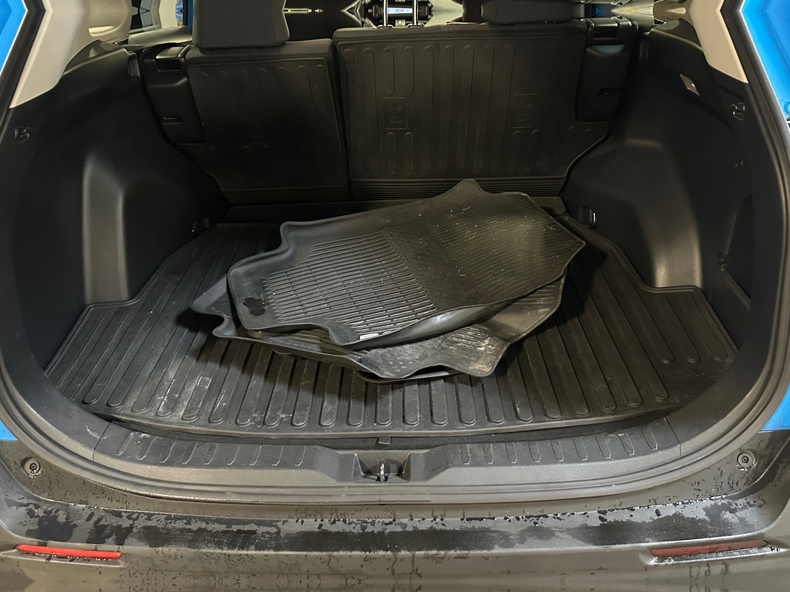 Thumbnail: 2019 Toyota RAV4 - 7