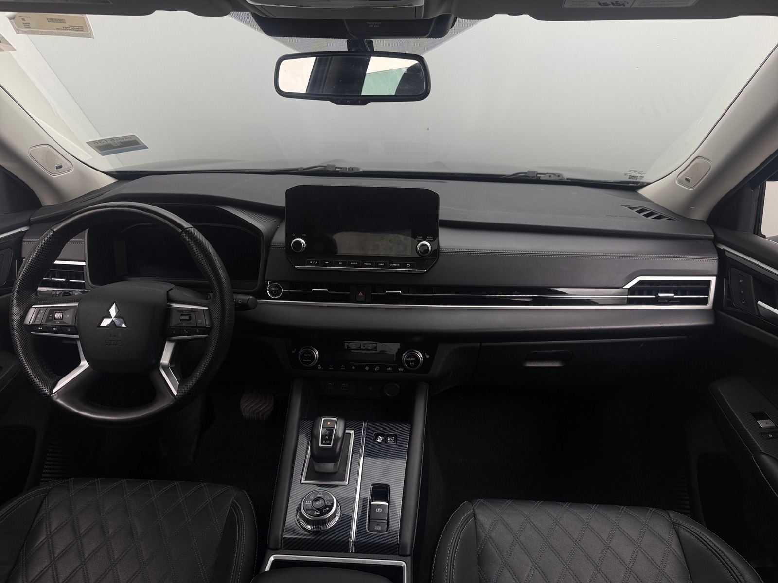 Thumbnail: 2023 Mitsubishi Outlander - 2