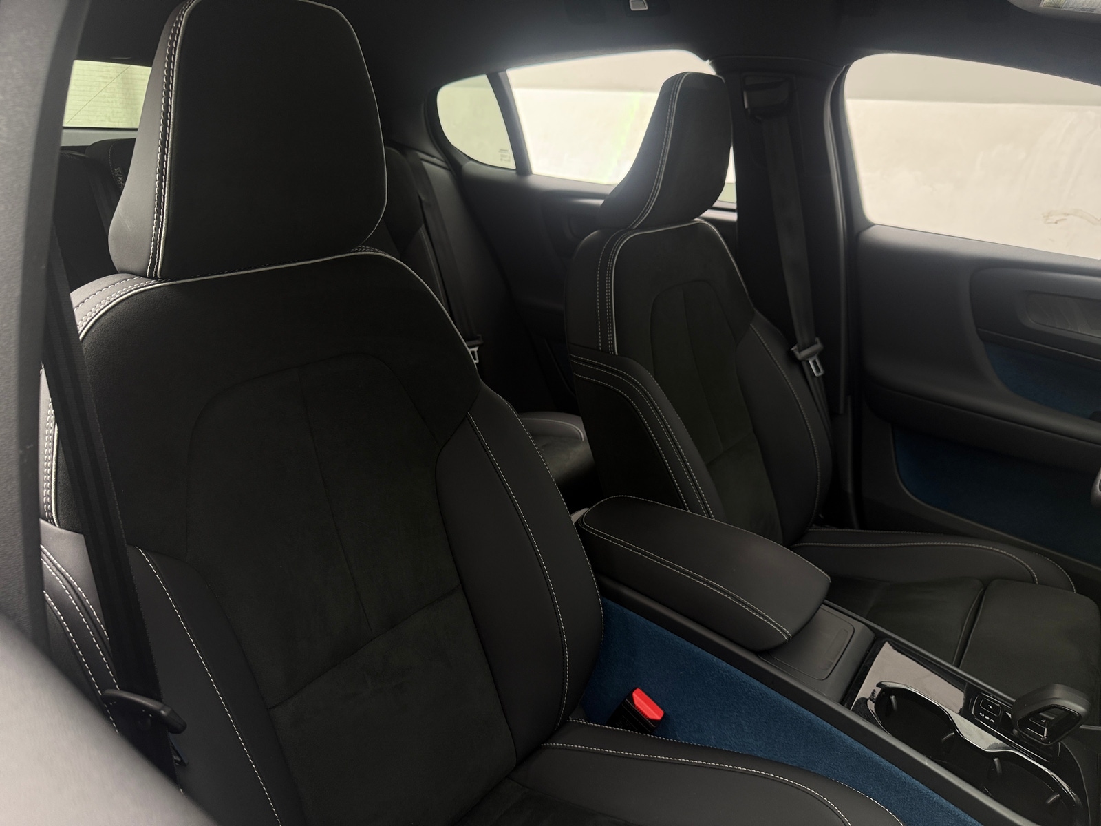Thumbnail: 2023 Volvo C40 - 2