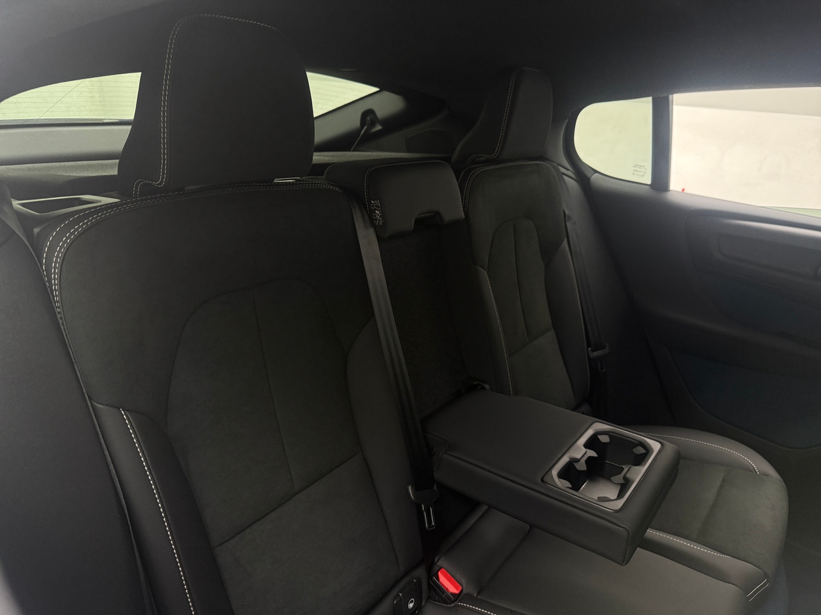 Thumbnail: 2023 Volvo C40 - 6