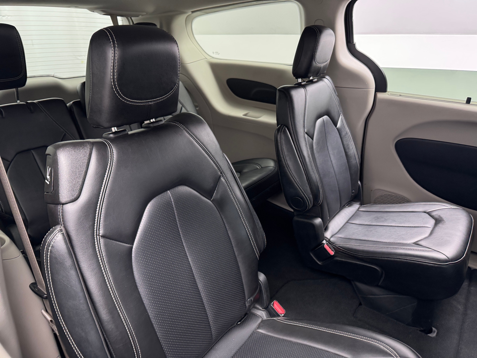 Thumbnail: 2024 Chrysler Pacifica - 5