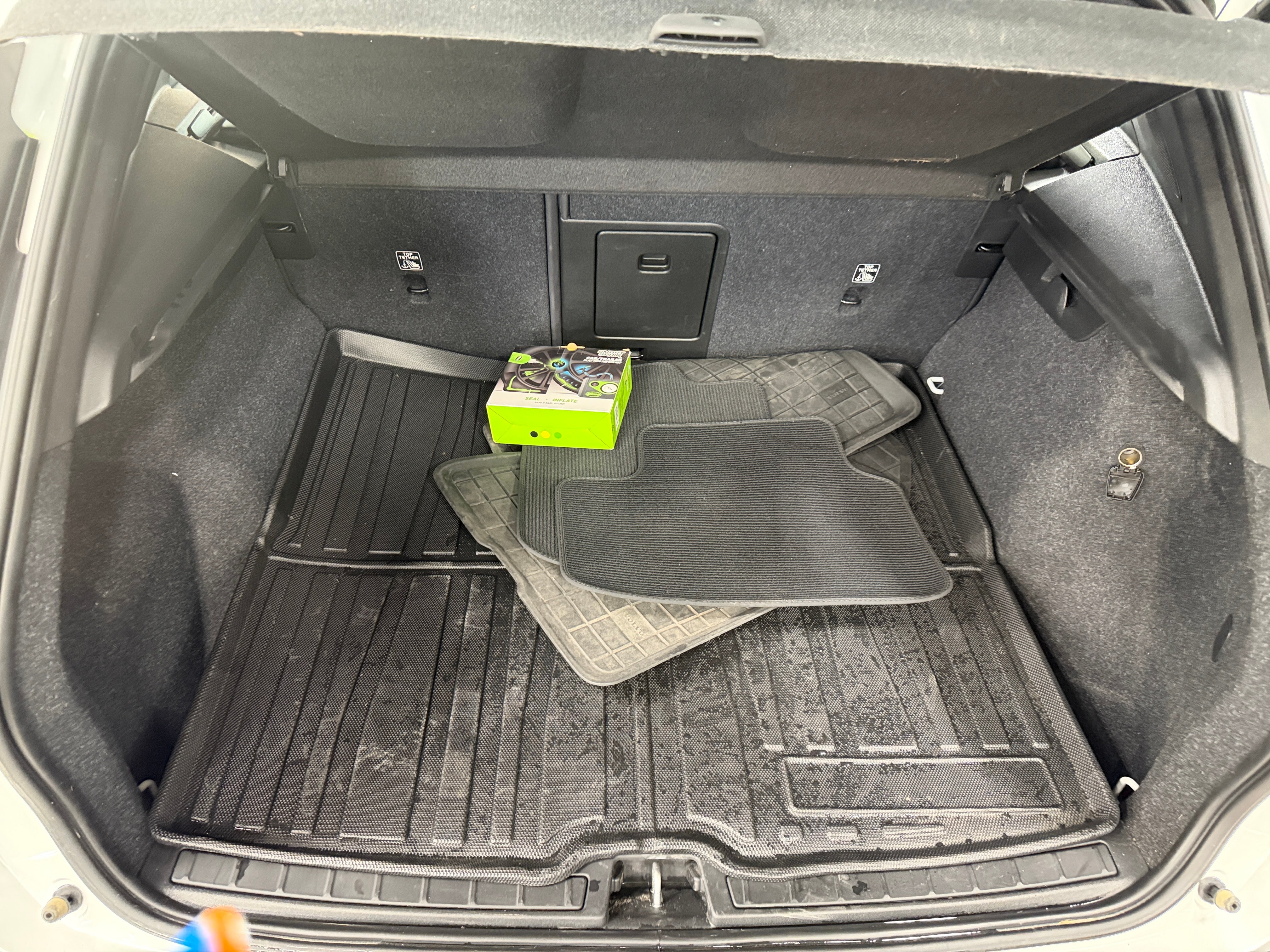 Used 2022 Volvo XC40 Ultimate with VIN YV4ED3UB1N2765542 for sale in Oak Creek, WI