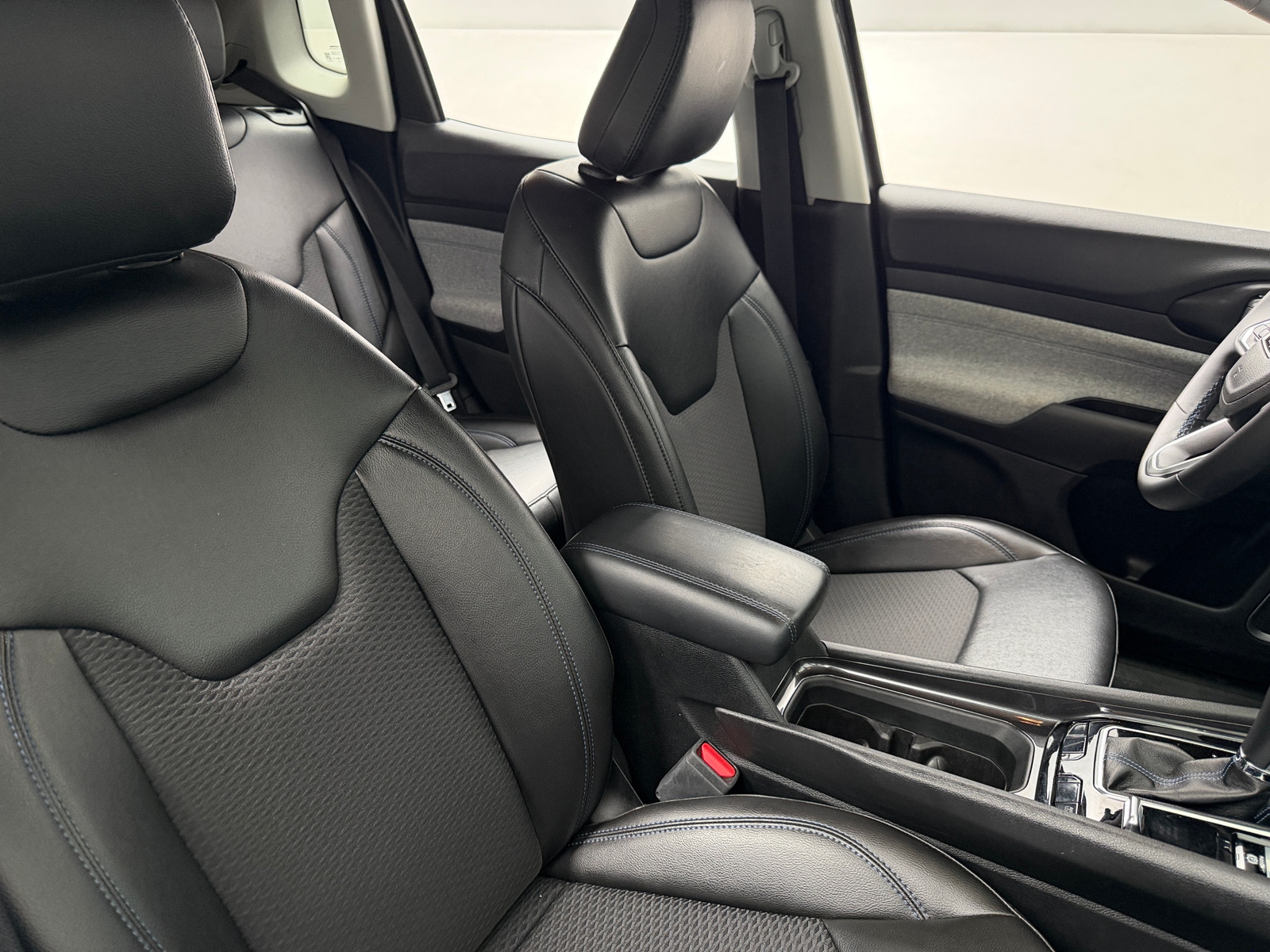 Thumbnail: 2022 Jeep Compass - 2