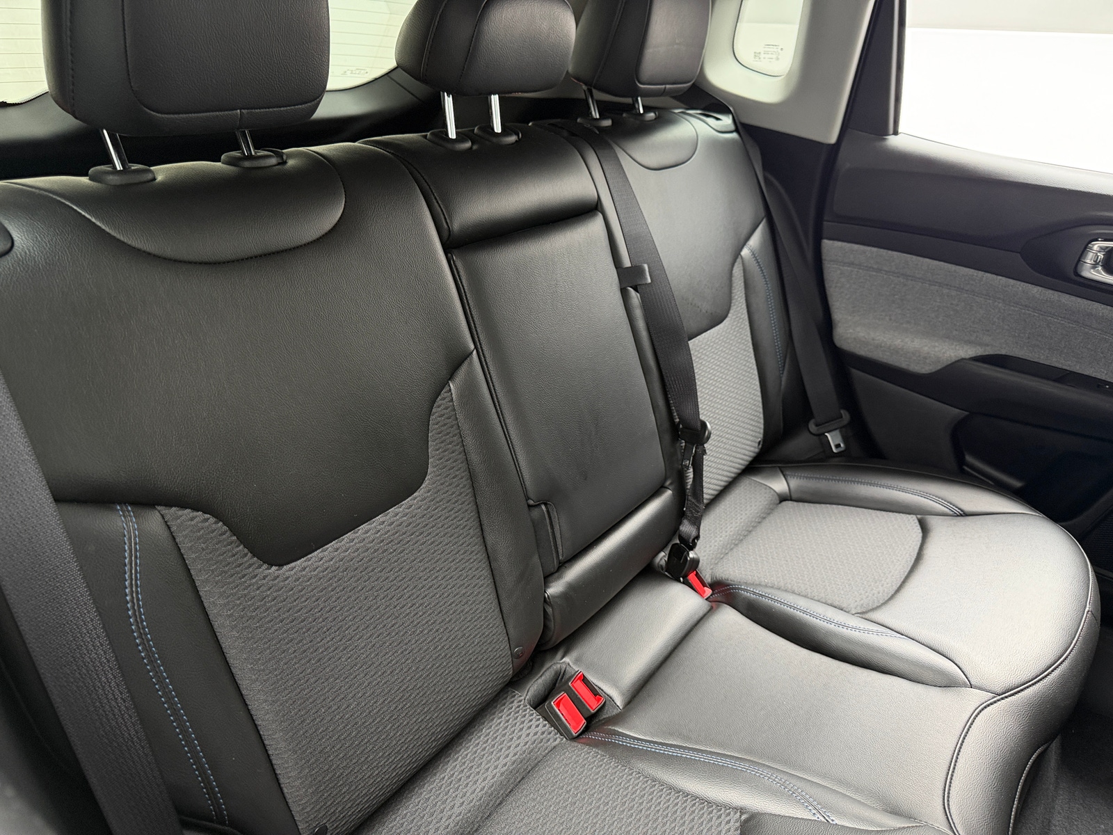 Thumbnail: 2022 Jeep Compass - 6