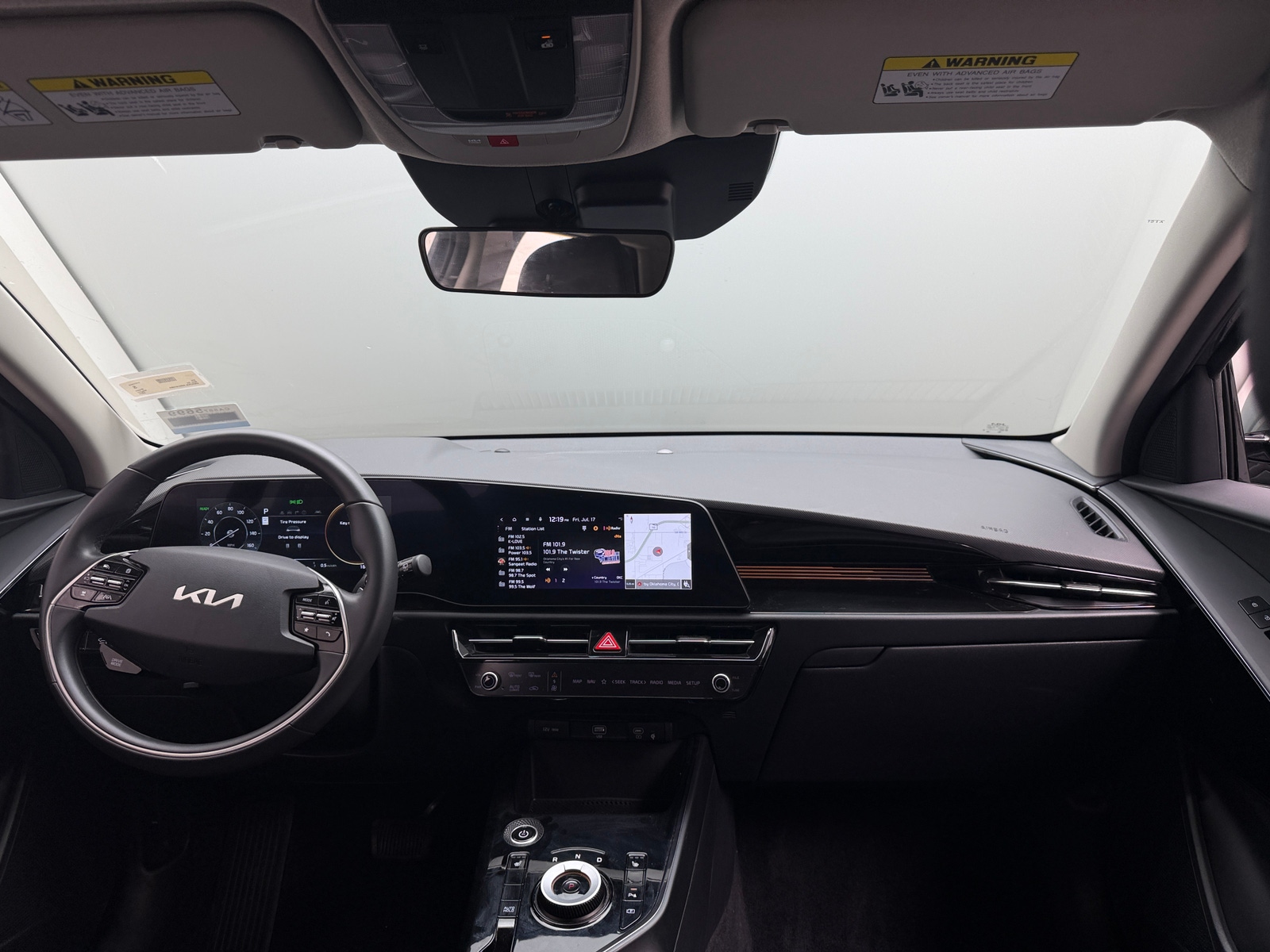 Thumbnail: 2024 Kia Niro - 3