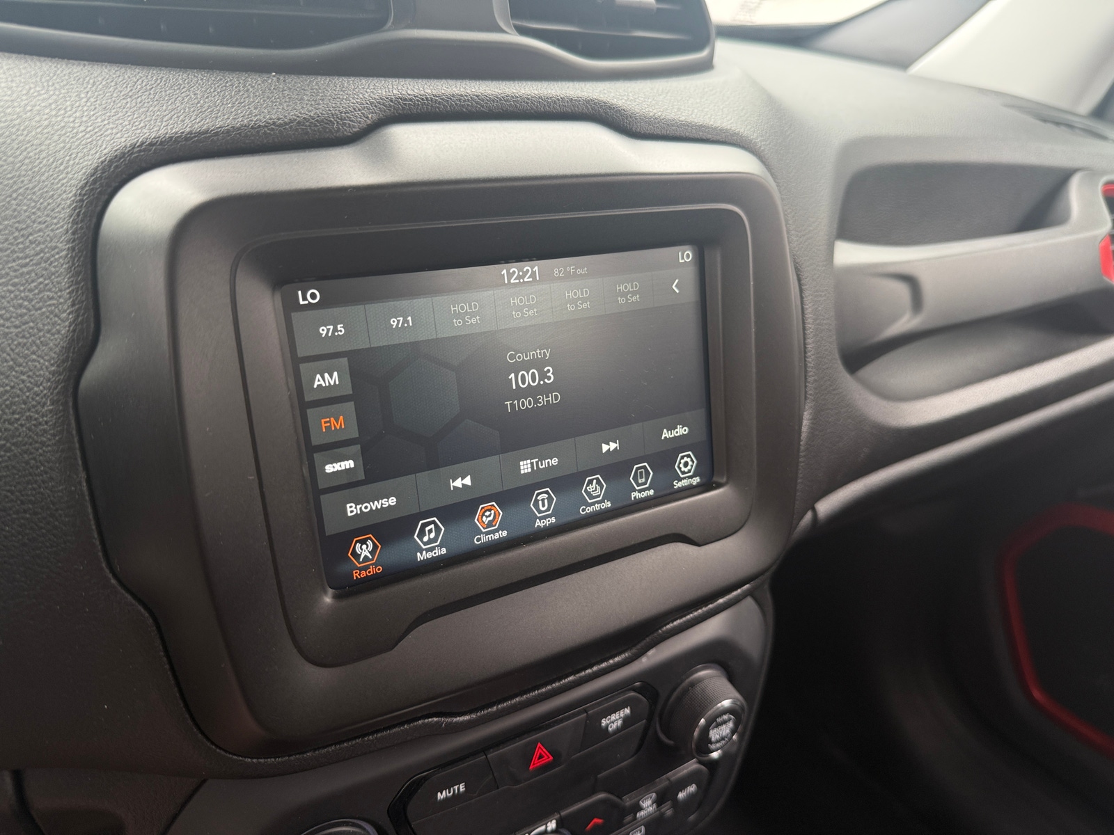 Thumbnail: 2020 Jeep Renegade - 4