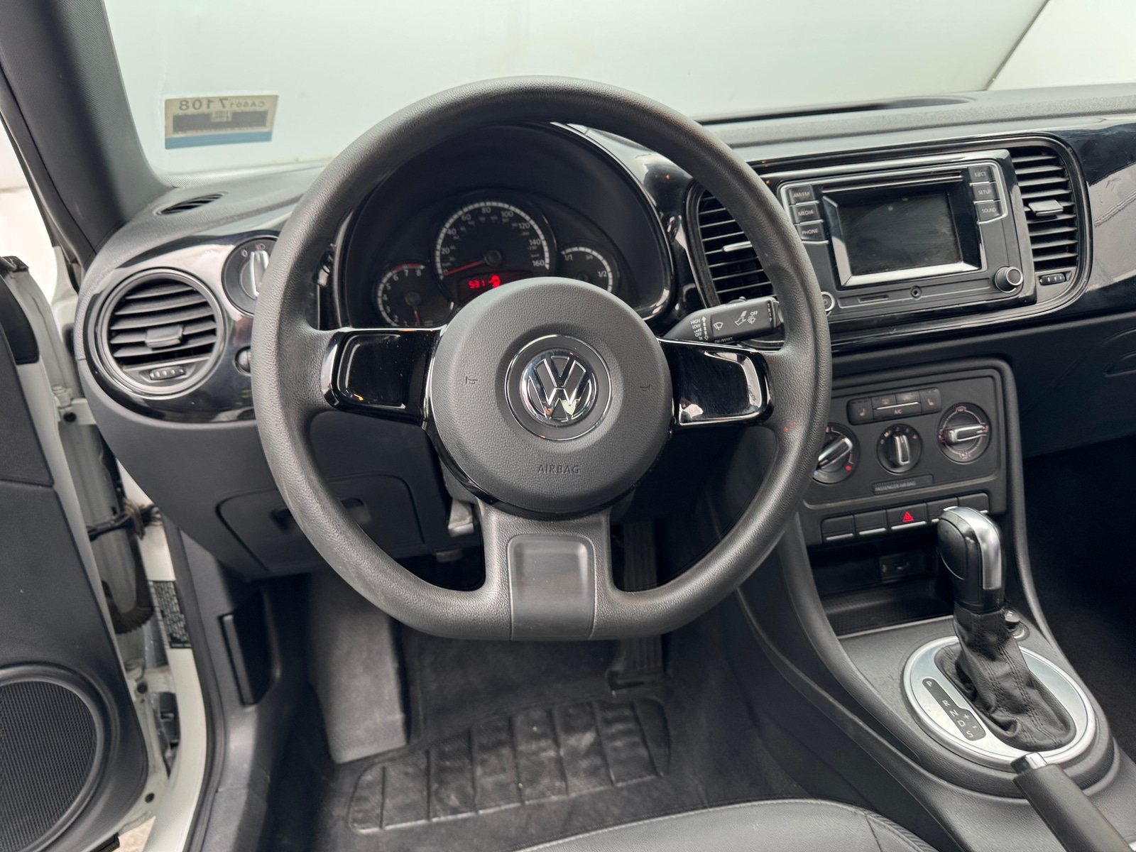 Thumbnail: 2016 Volkswagen Beetle - 5