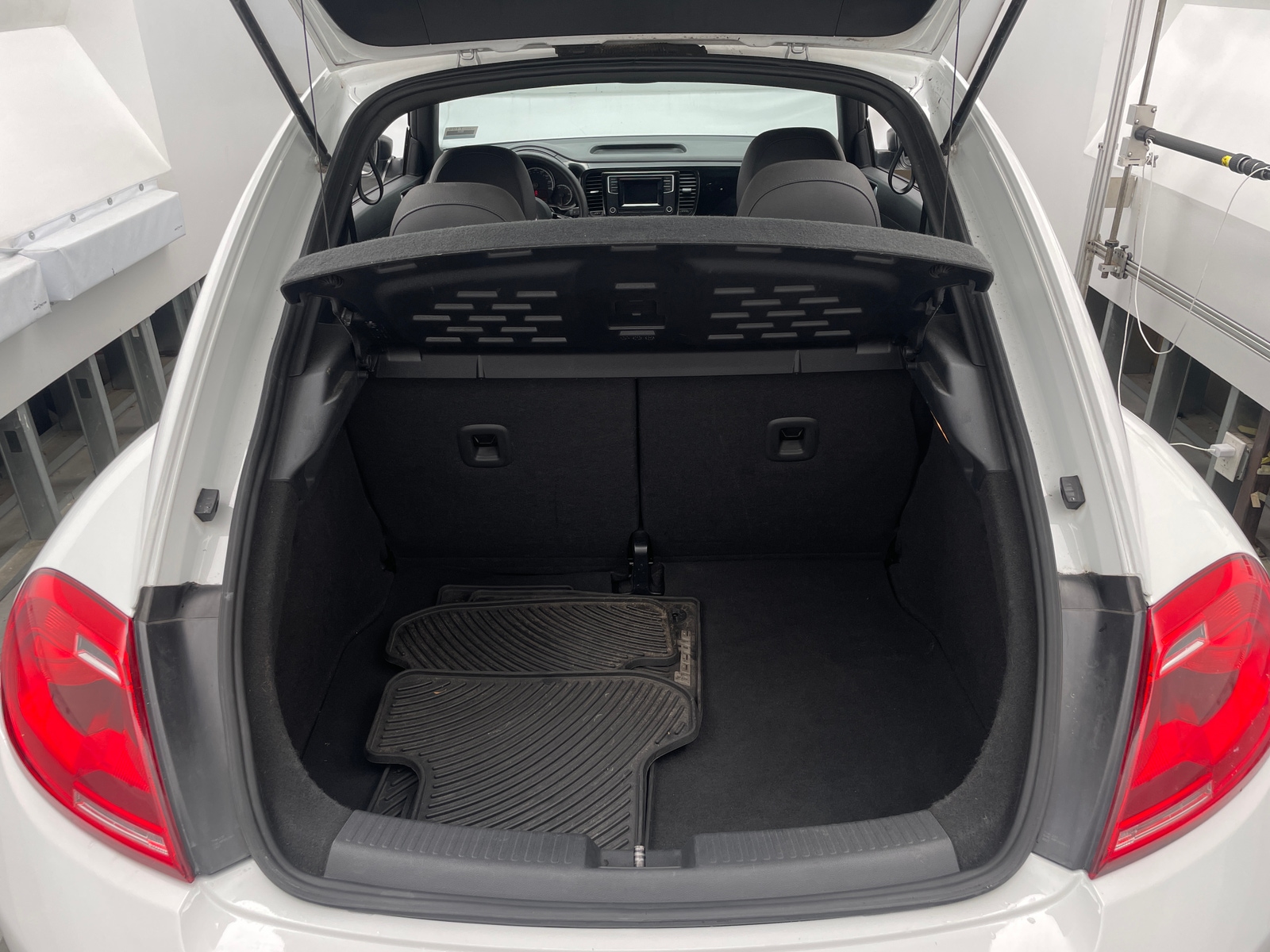 Thumbnail: 2016 Volkswagen Beetle - 7