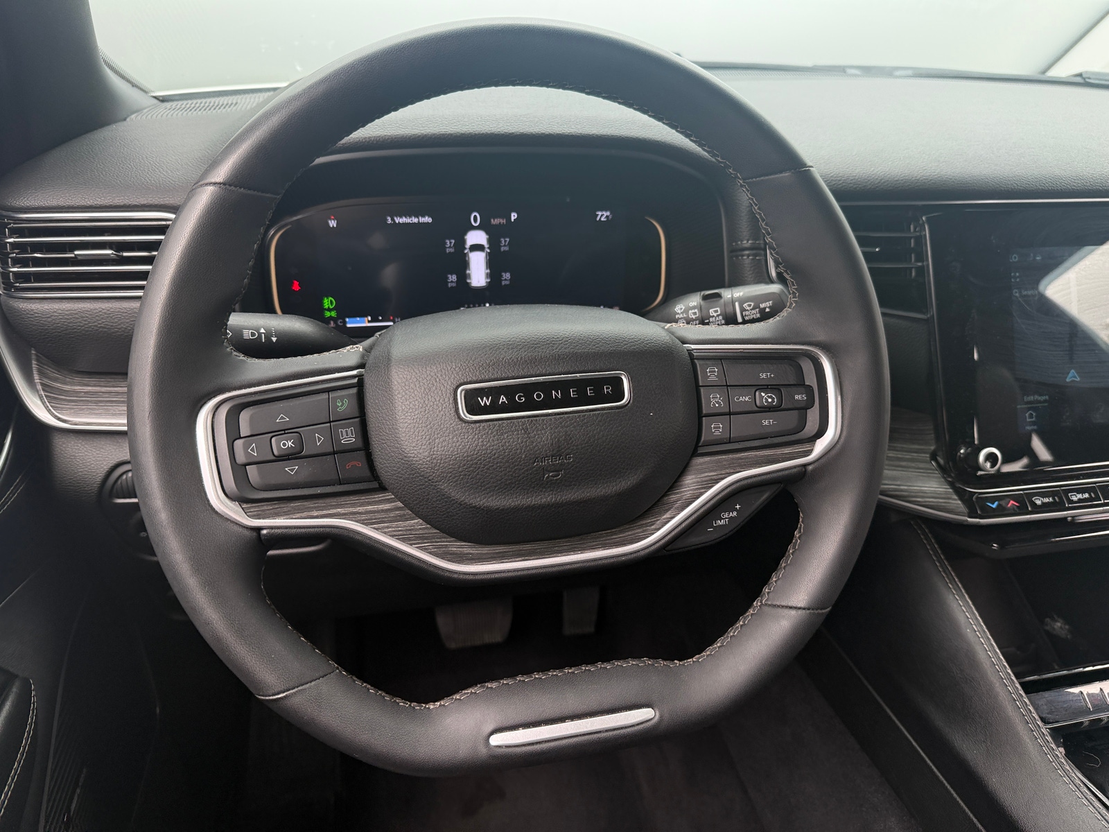 Thumbnail: 2024 Jeep Wagoneer - 4