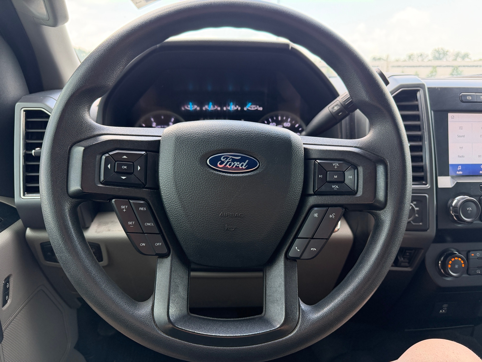 Thumbnail: 2022 Ford Econoline - 5