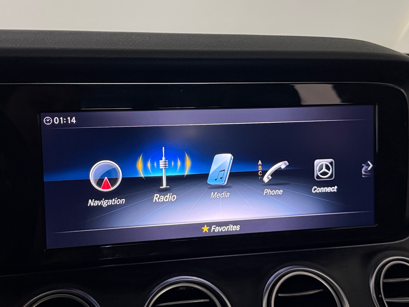 Thumbnail: 2019 Mercedes-Benz E-Class - 3