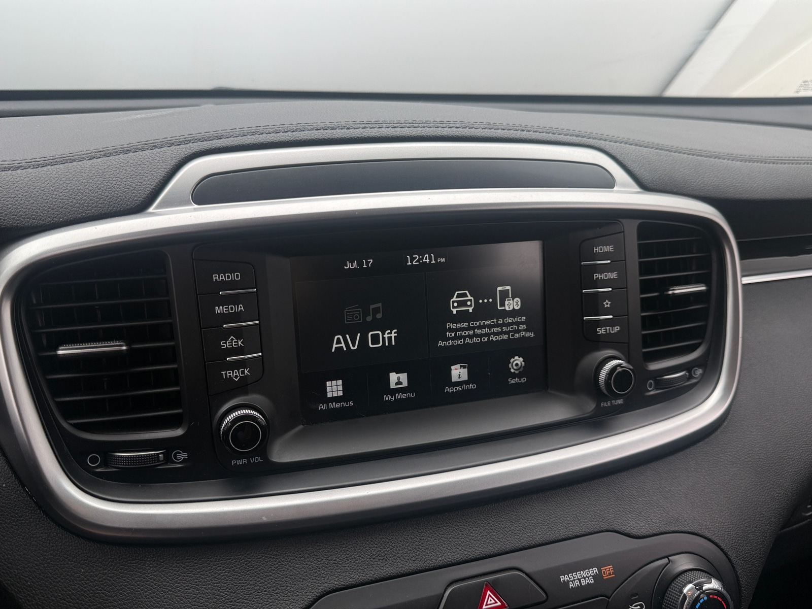 Thumbnail: 2019 Kia Sorento - 4