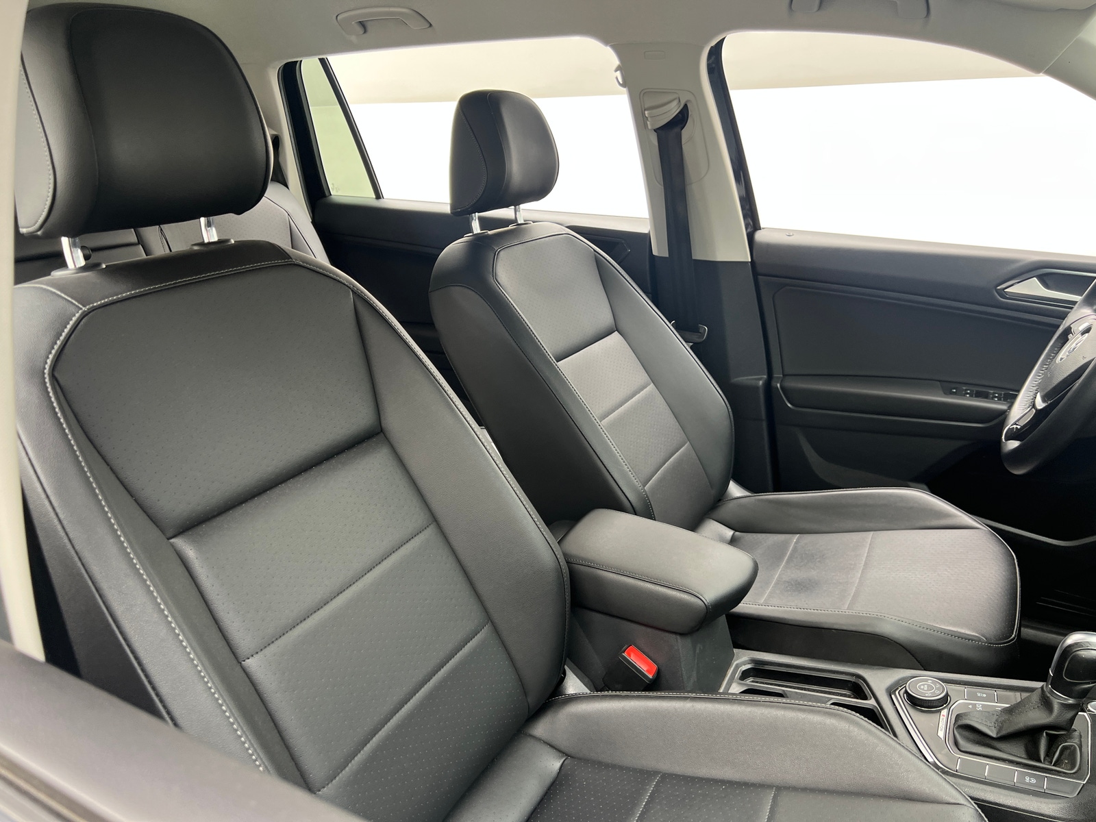Thumbnail: 2018 Volkswagen Tiguan - 2