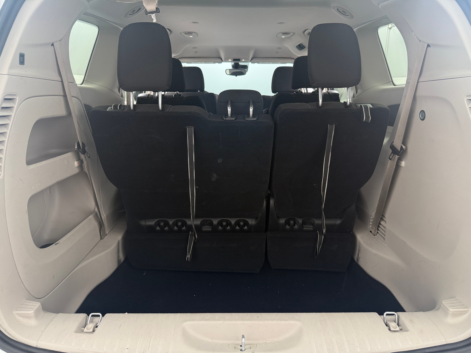 Thumbnail: 2024 Chrysler Voyager - 7
