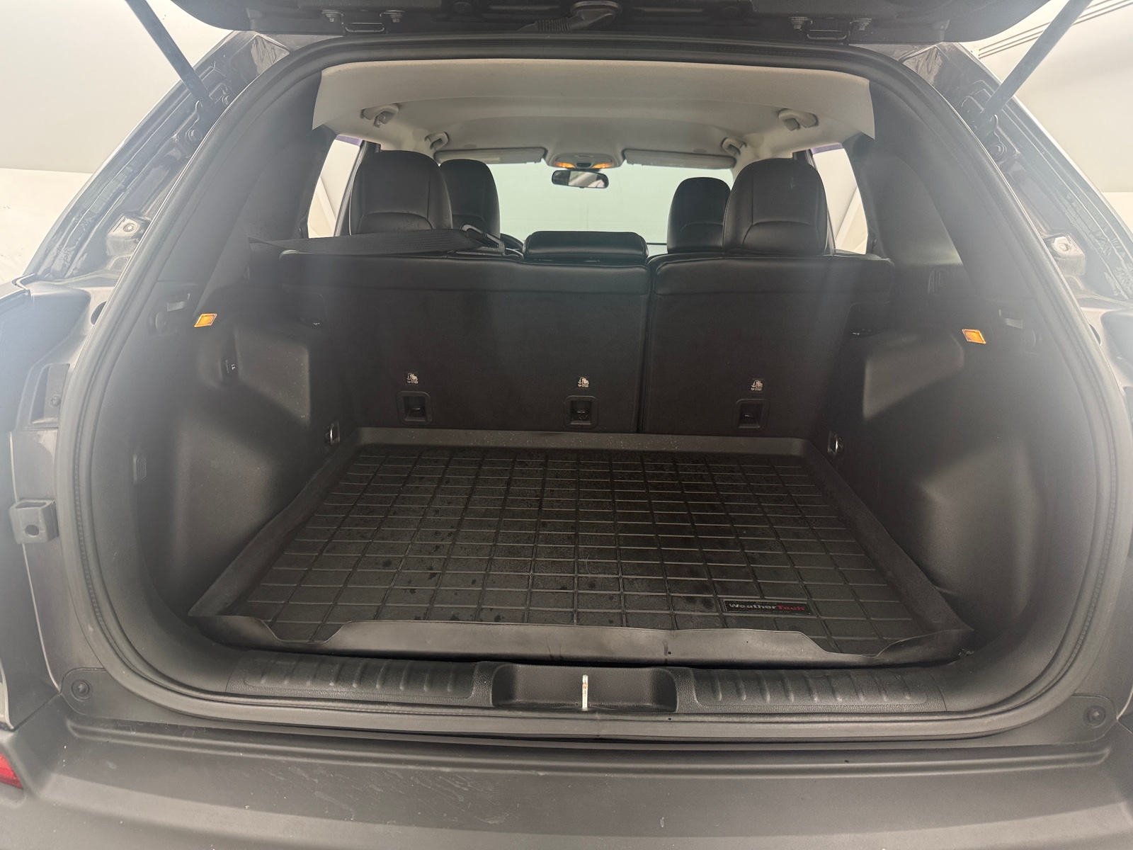 Thumbnail: 2019 Jeep Cherokee - 7