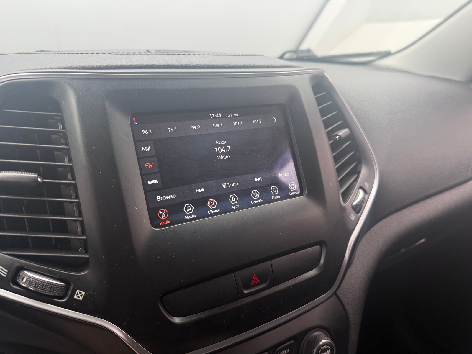 Thumbnail: 2019 Jeep Cherokee - 4