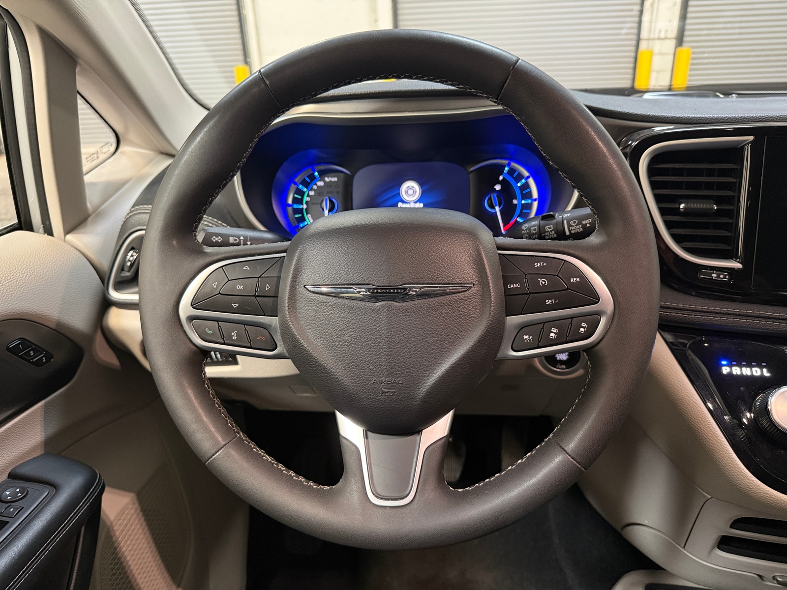 Thumbnail: 2024 Chrysler Pacifica - 4