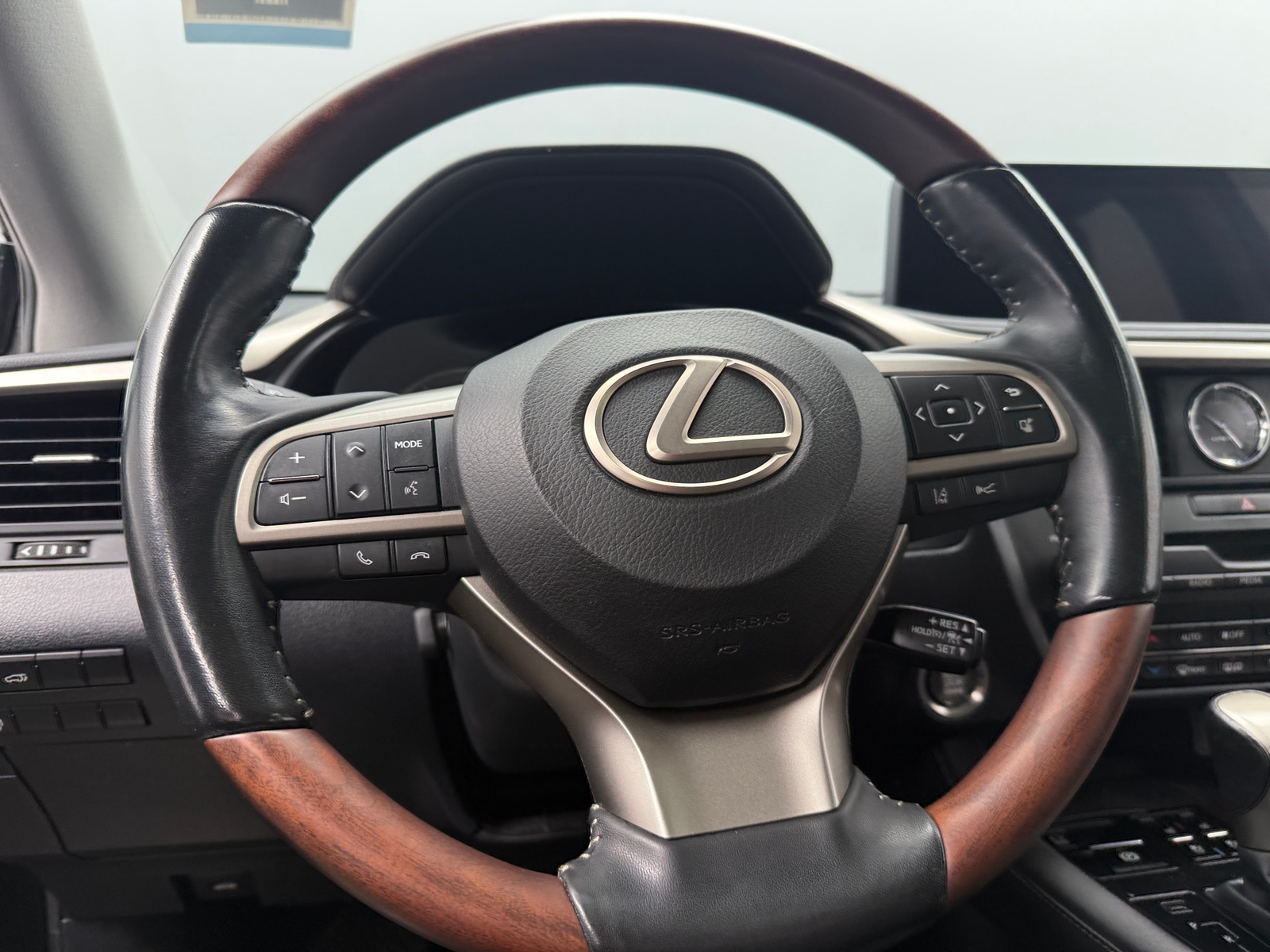 Thumbnail: 2020 Lexus RX - 4