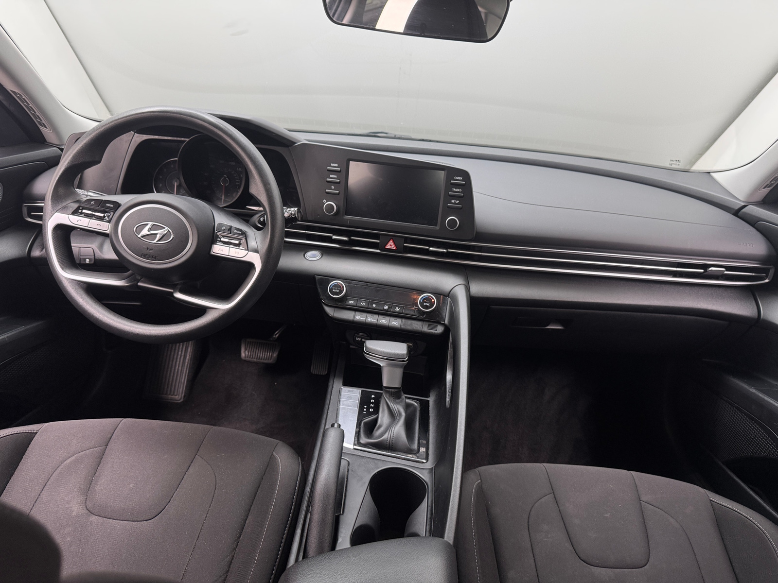 Thumbnail: 2022 Hyundai Elantra - 3