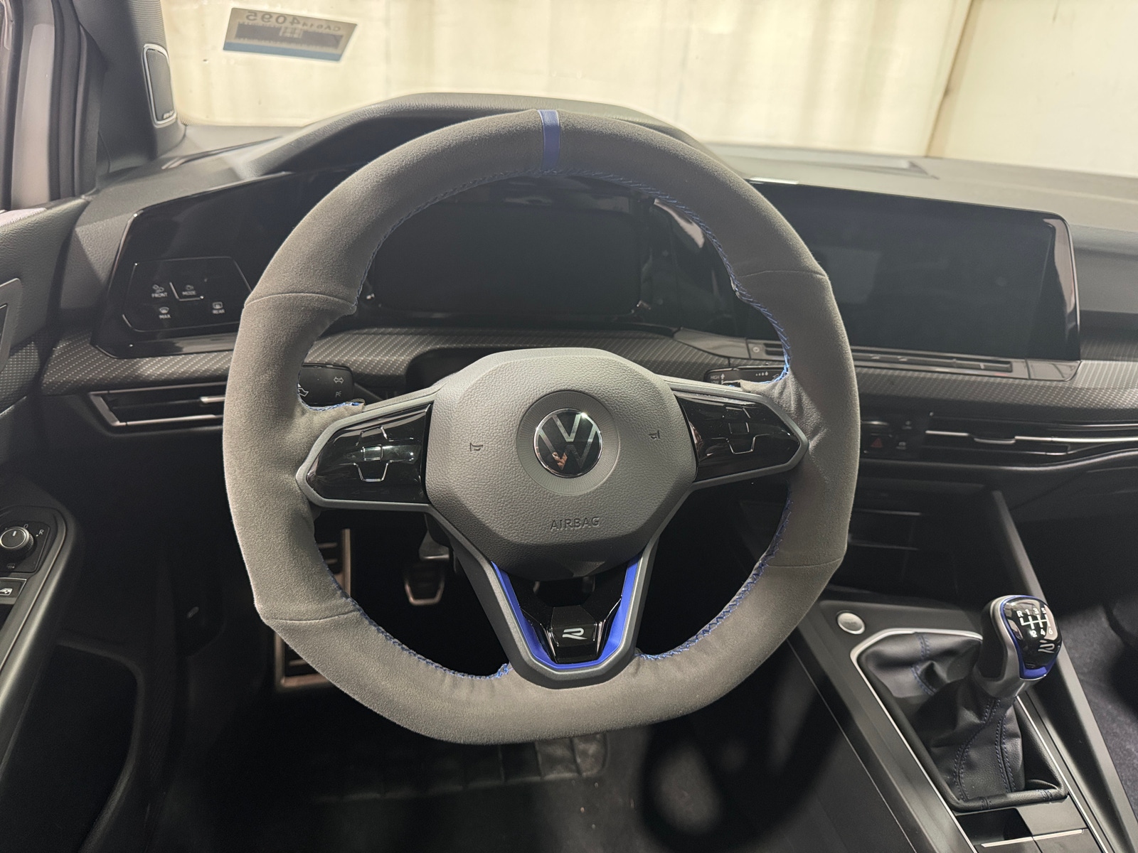 Thumbnail: 2022 Volkswagen Golf - 4
