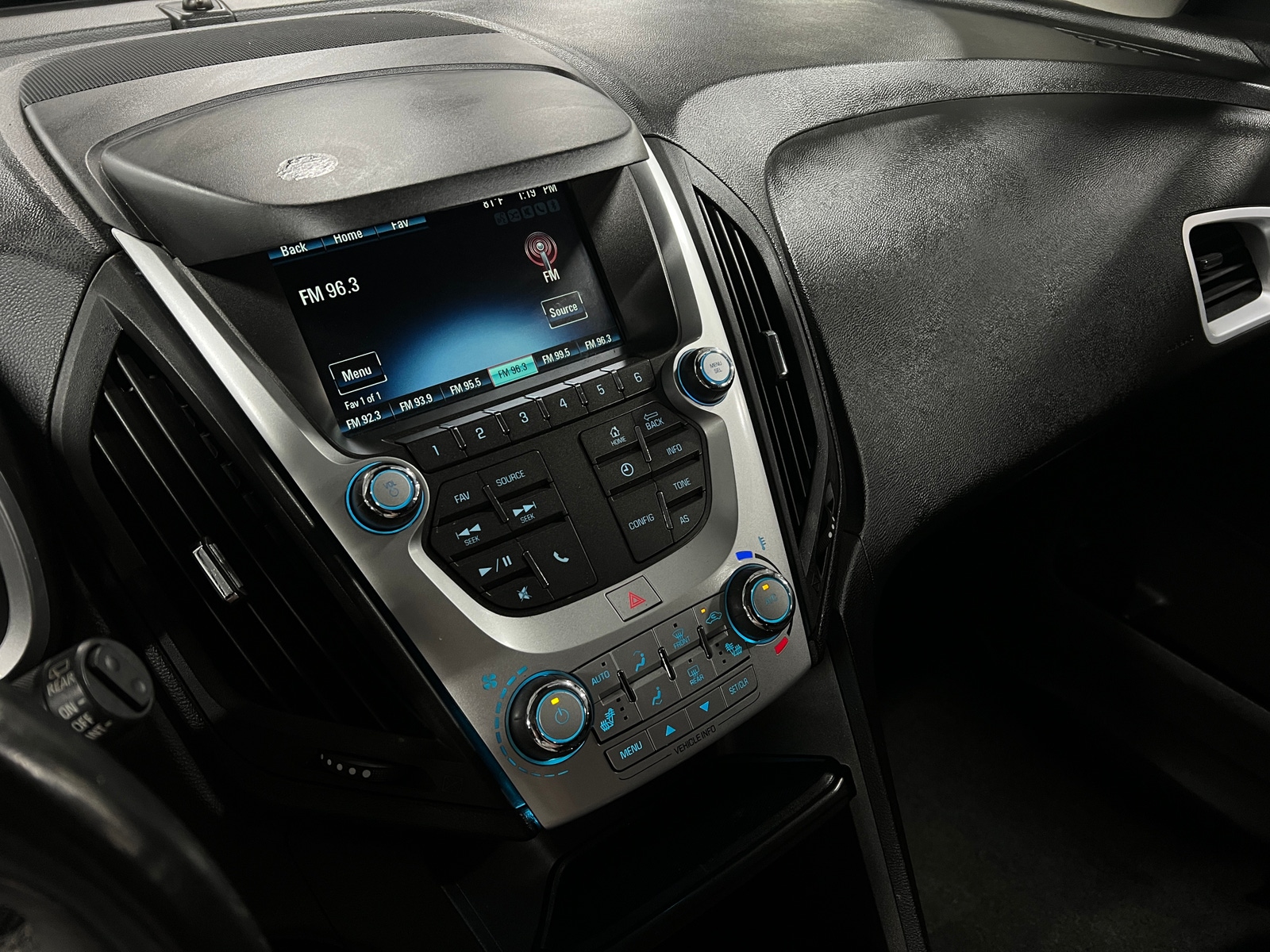 Thumbnail: 2017 Chevrolet Equinox - 4