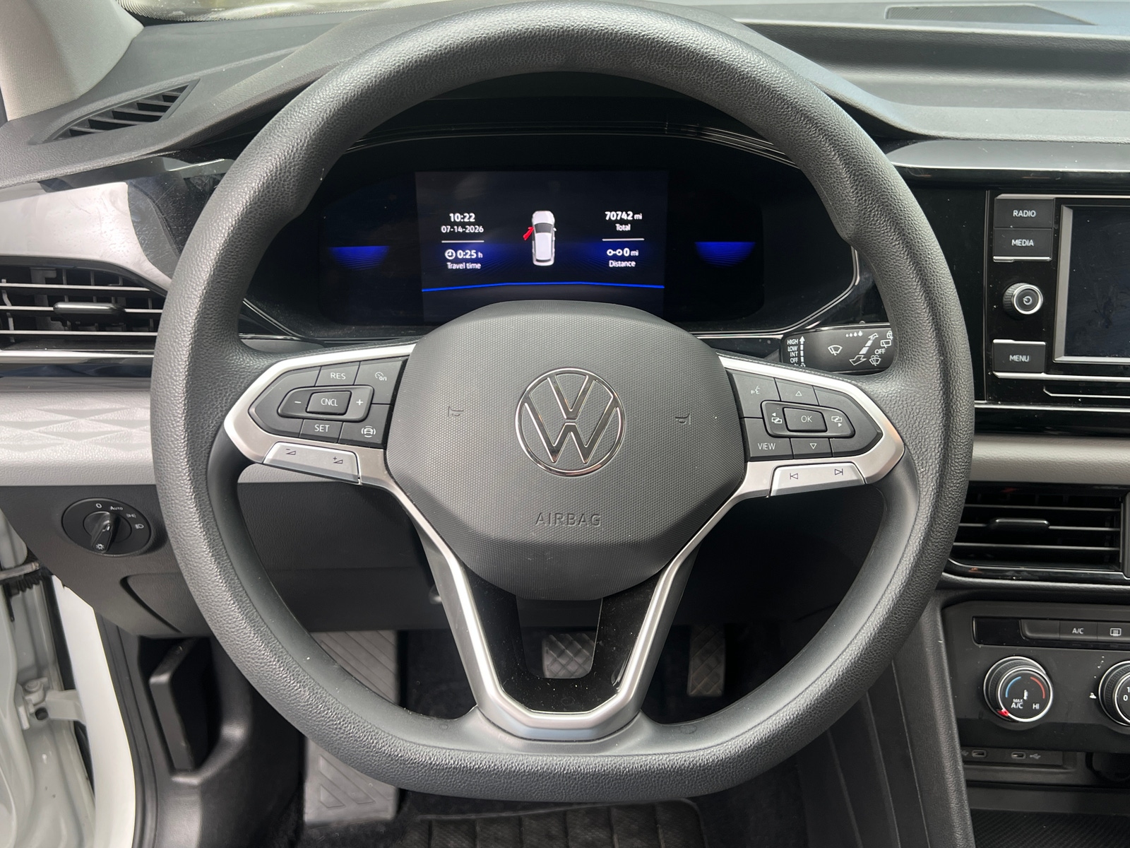 Thumbnail: 2022 Volkswagen Taos - 5