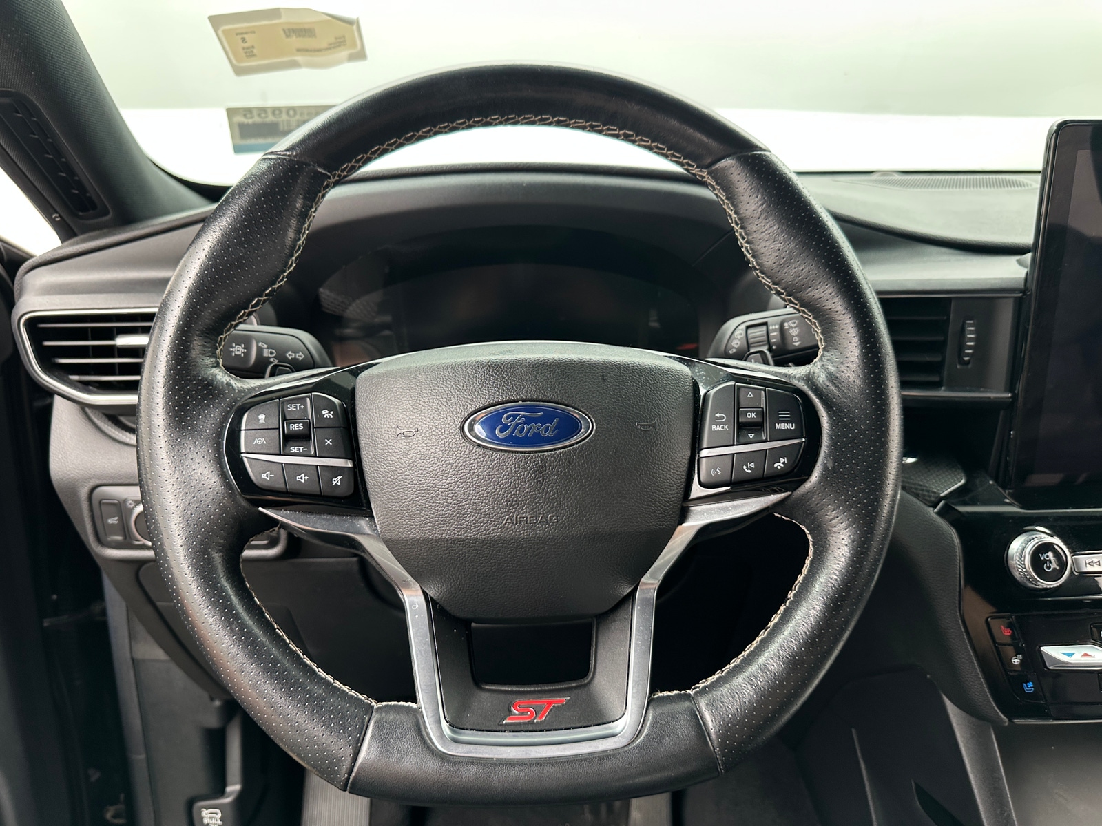 Thumbnail: 2022 Ford Explorer - 4