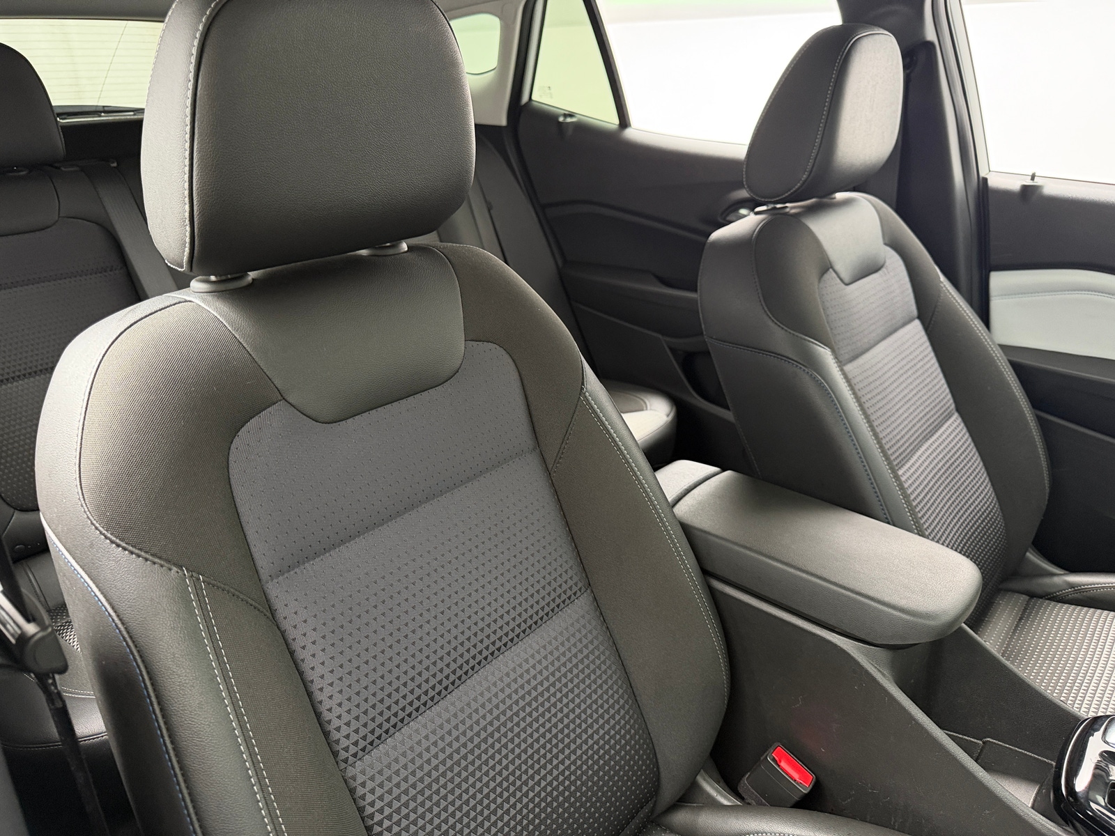 Thumbnail: 2025 Chevrolet Trax - 2