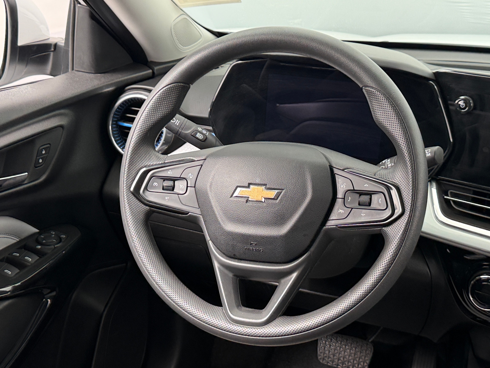 Thumbnail: 2025 Chevrolet Trax - 5