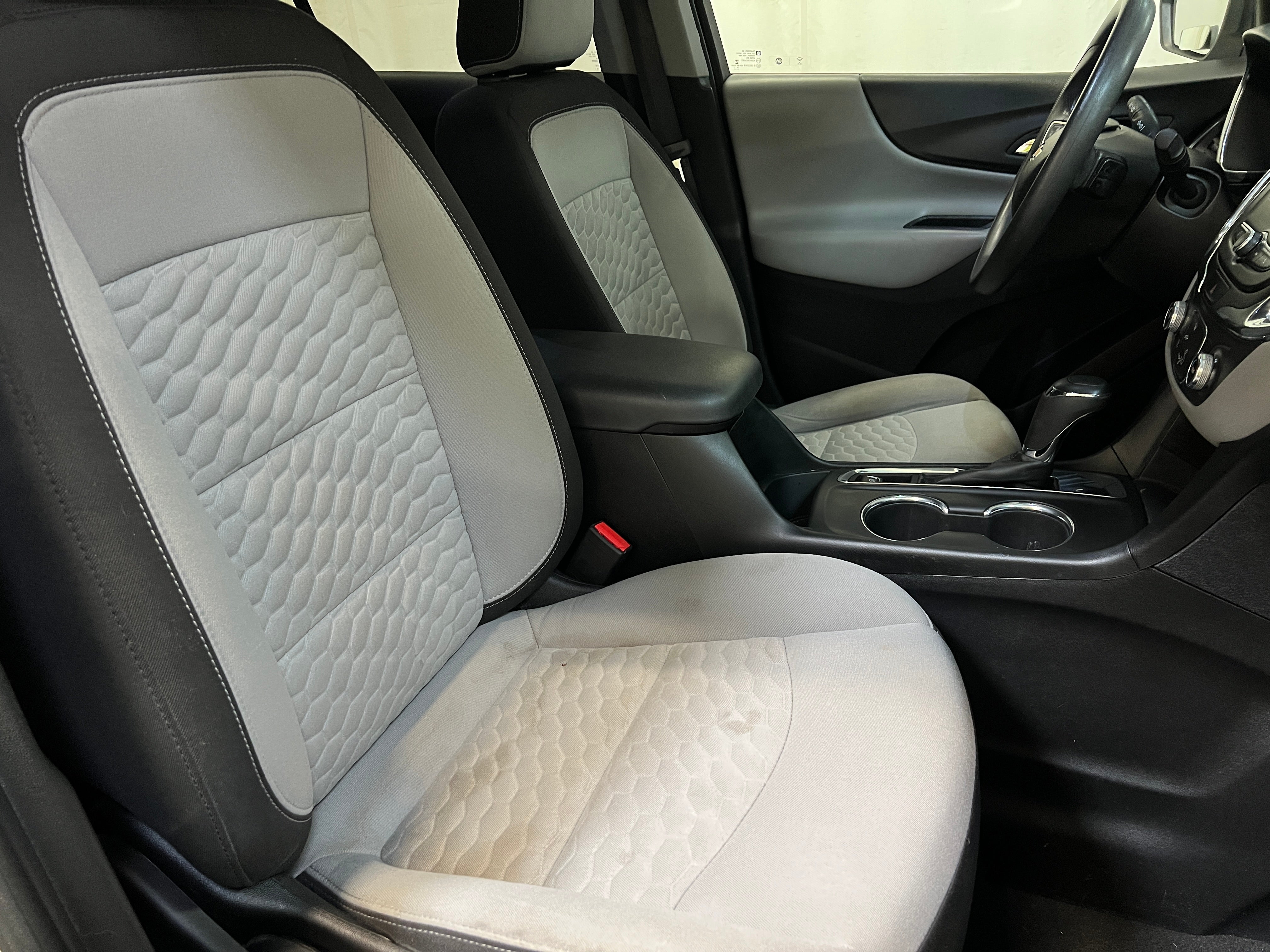 Used 2019 Chevrolet Equinox LT with VIN 2GNAXKEV2K6210391 for sale in Pewaukee, WI