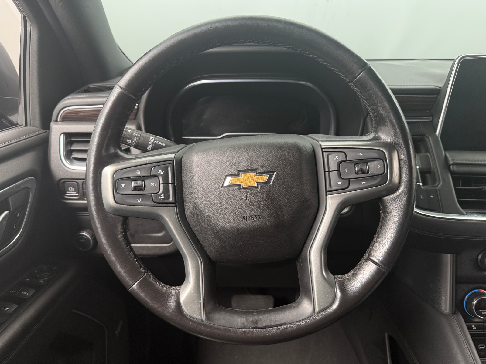 Thumbnail: 2022 Chevrolet Tahoe - 4
