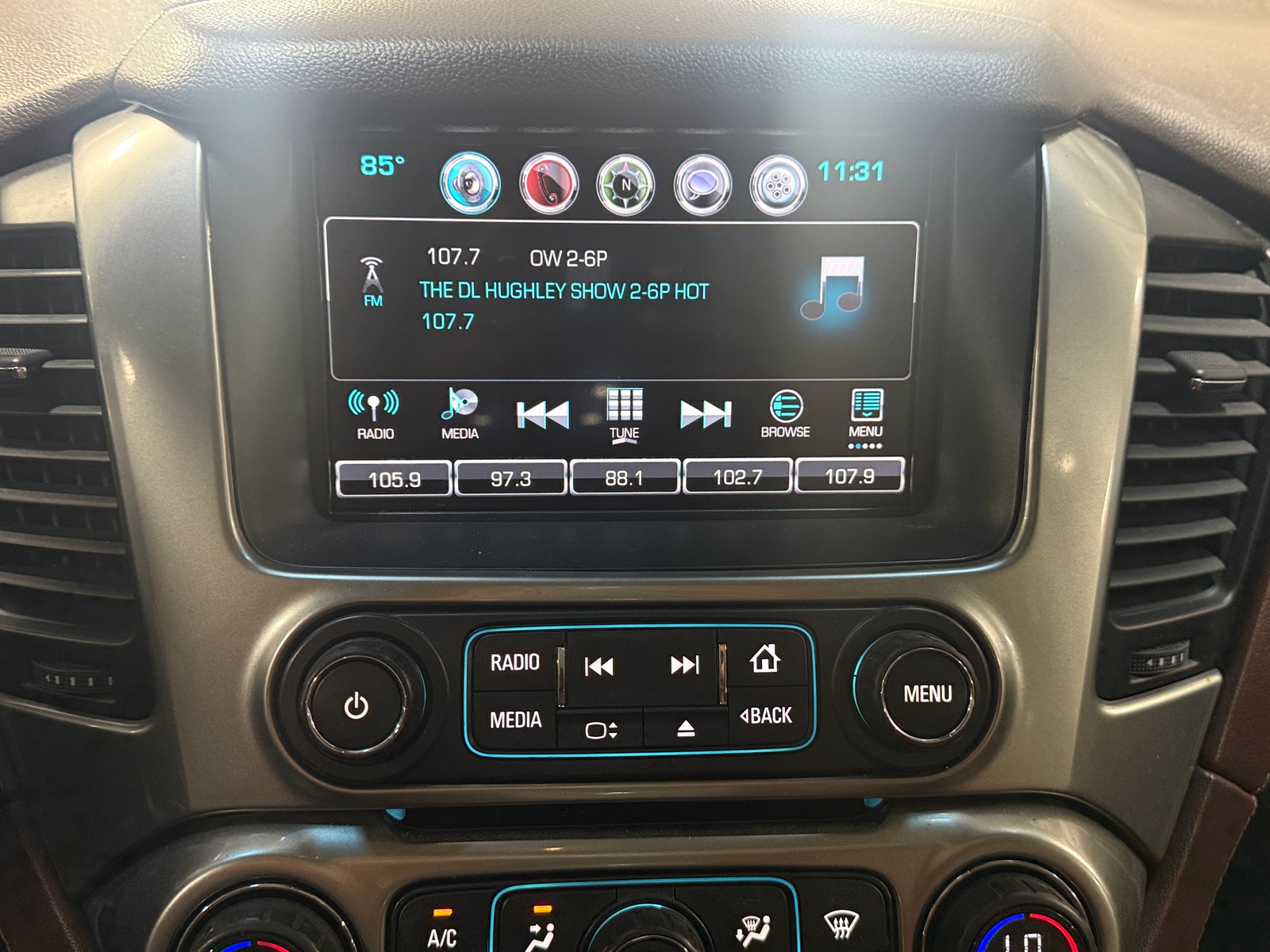 Thumbnail: 2016 Chevrolet Tahoe - 3