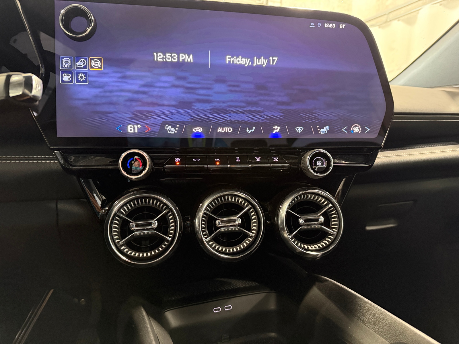 Thumbnail: 2024 Chevrolet Blazer EV - 3