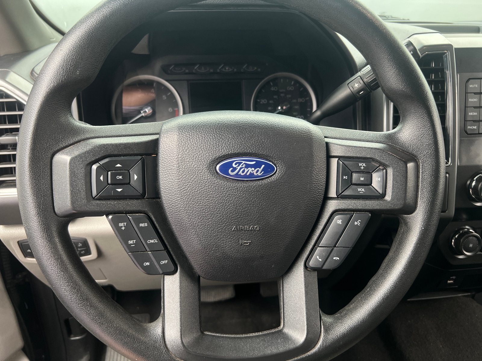 Thumbnail: 2019 Ford Econoline - 5