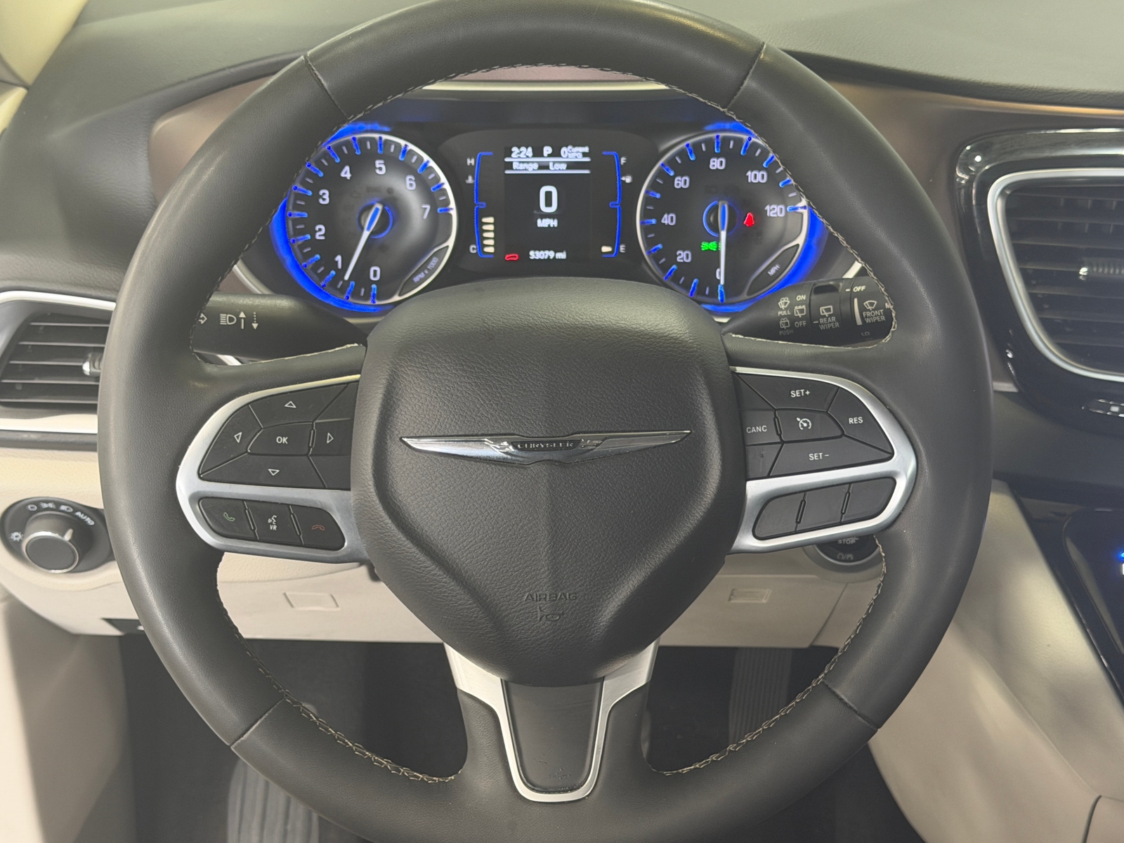 Thumbnail: 2023 Chrysler Voyager - 5