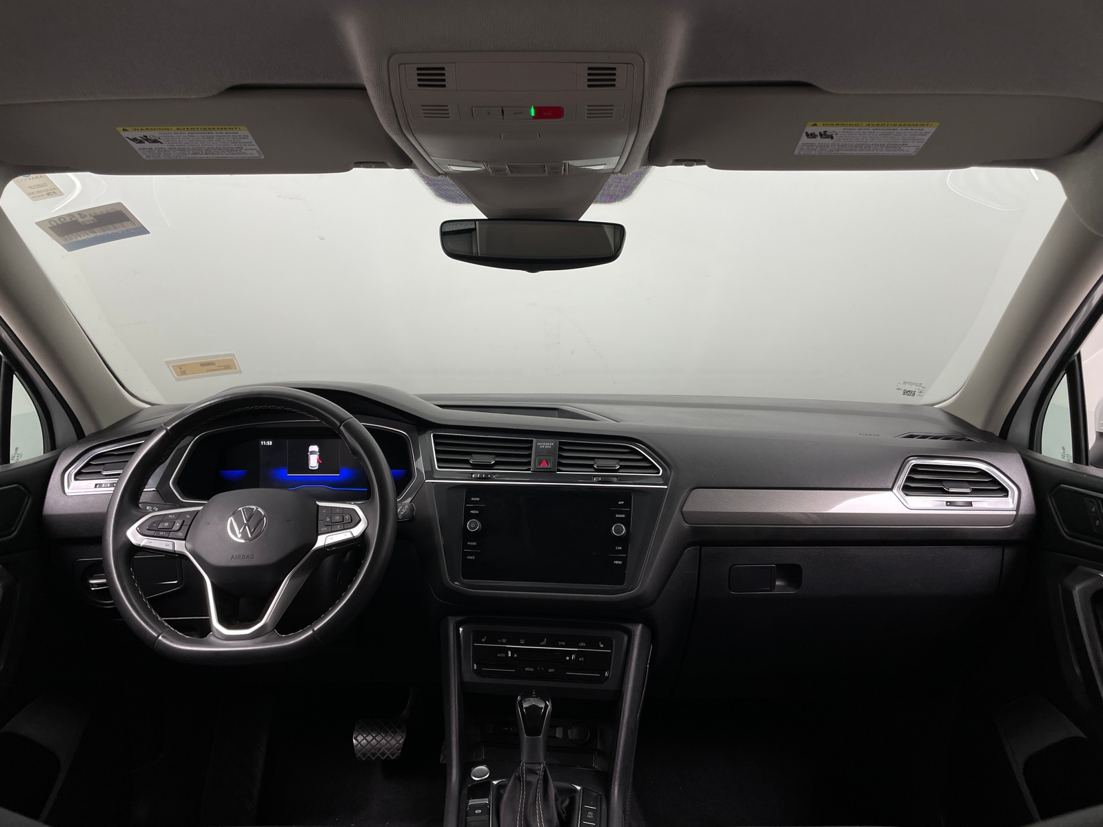 Thumbnail: 2023 Volkswagen Tiguan - 2