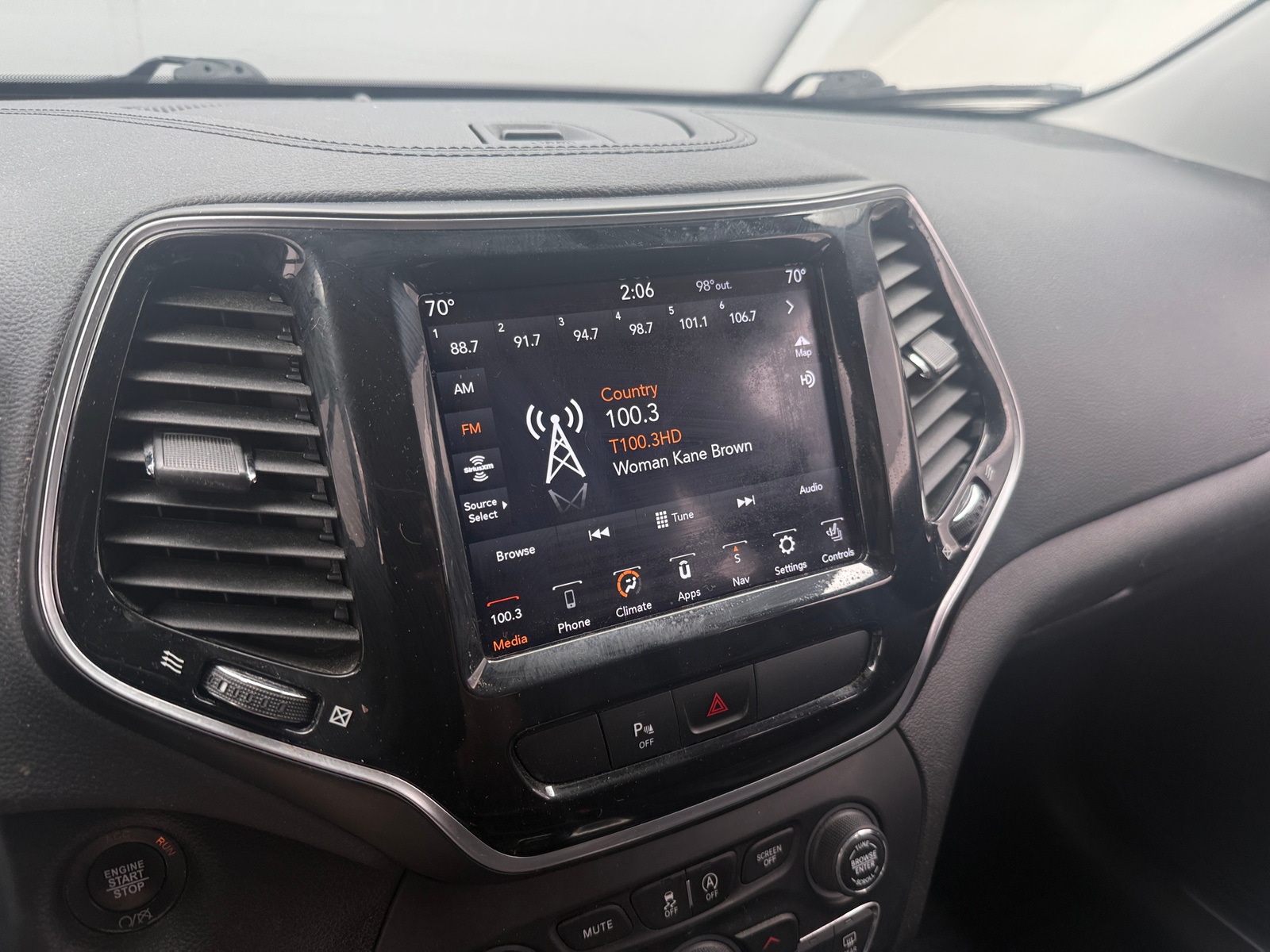 Thumbnail: 2020 Jeep Cherokee - 3