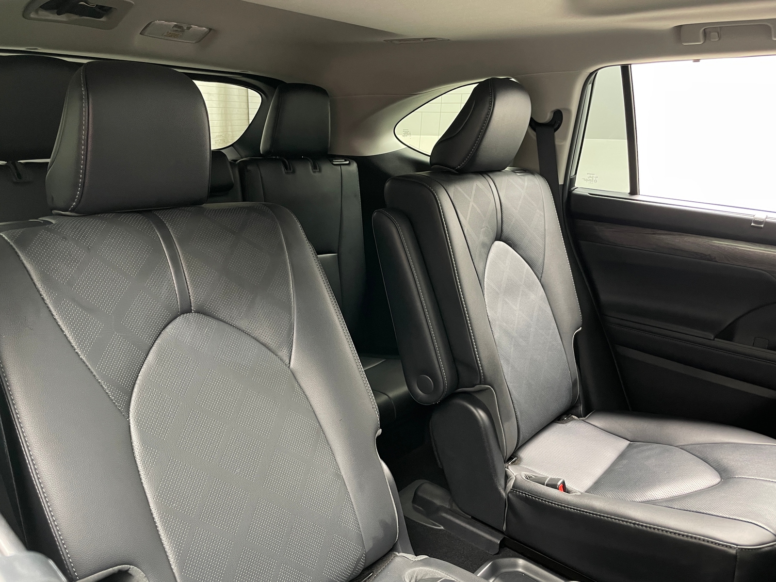 Thumbnail: 2021 Toyota Highlander - 5