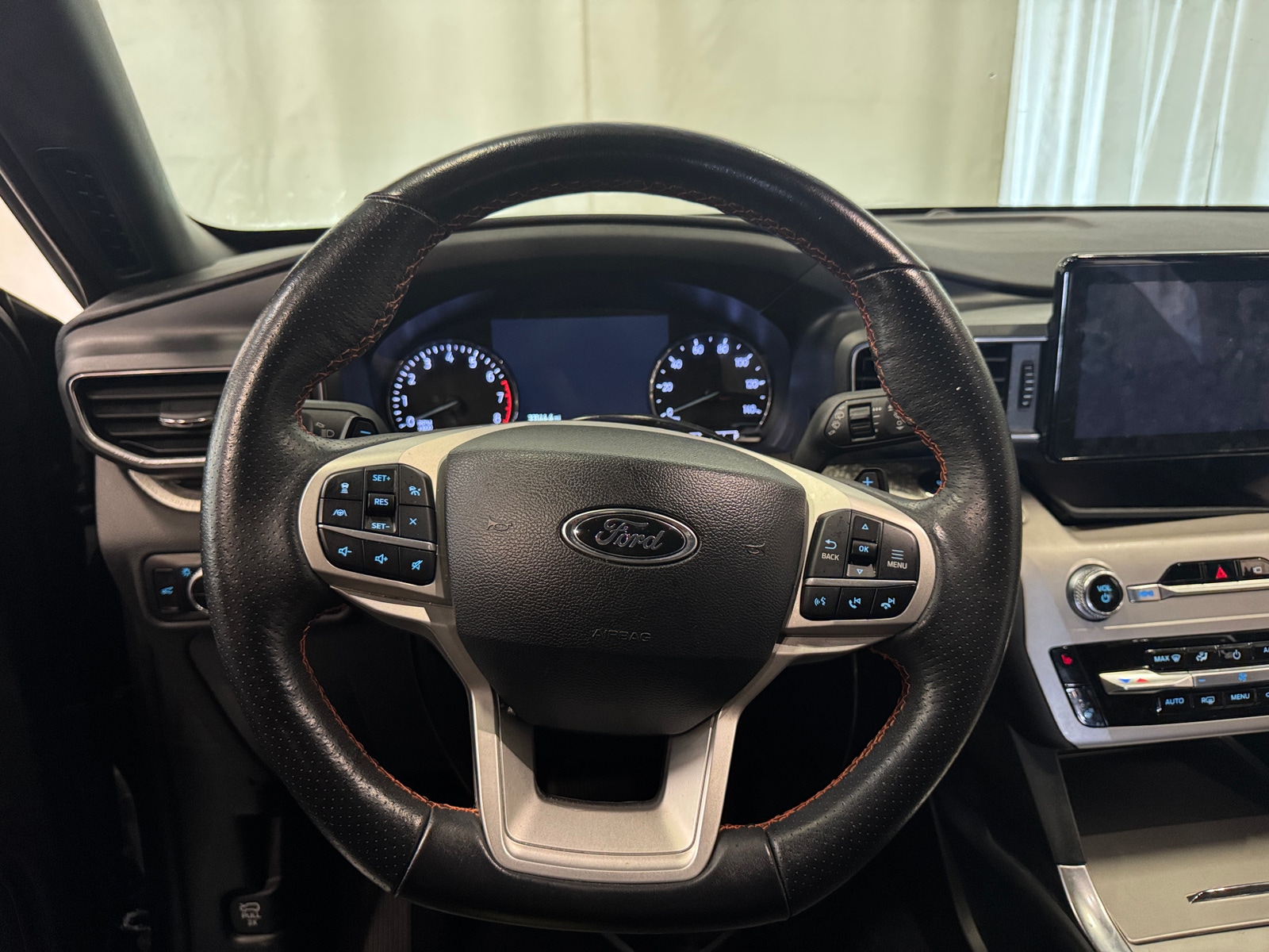 Thumbnail: 2023 Ford Explorer - 5