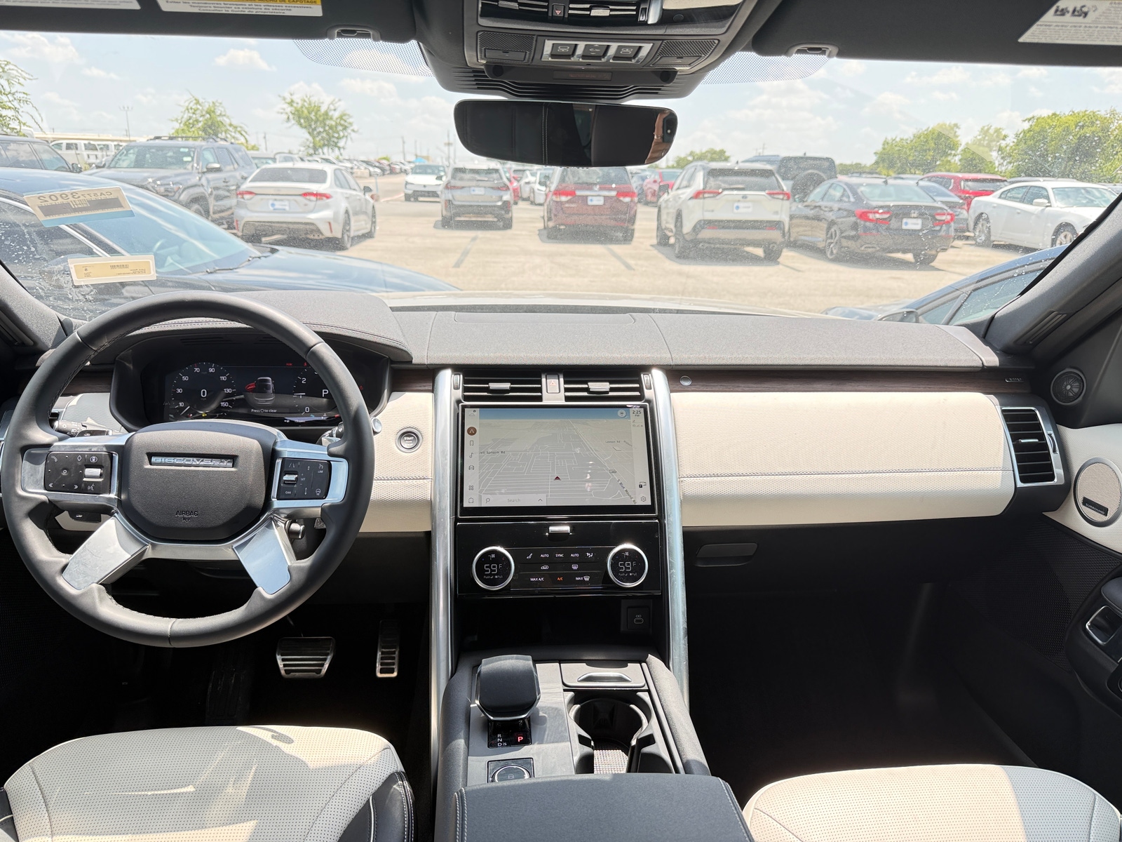 Thumbnail: 2024 Land Rover Discovery - 2