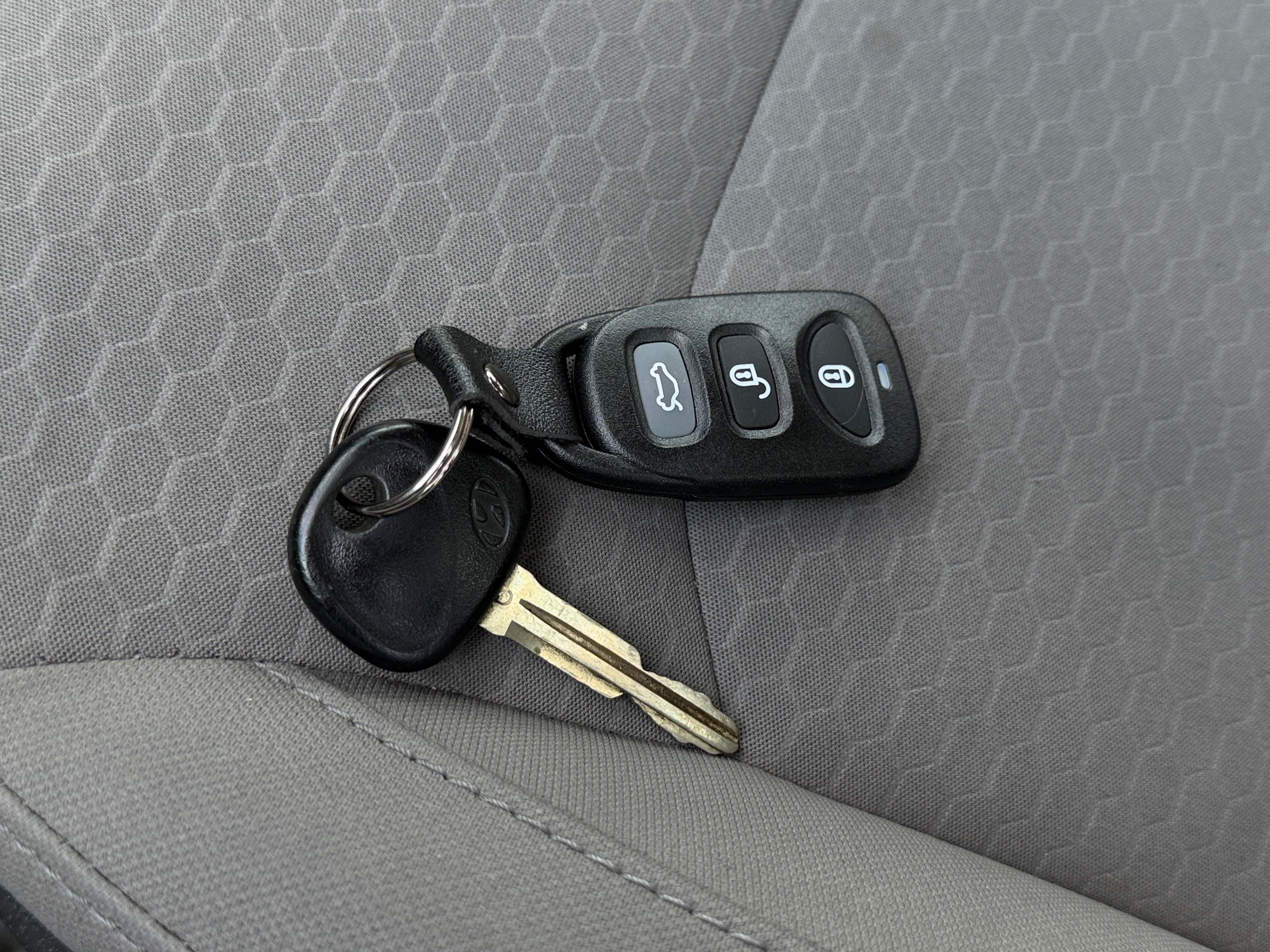 Used 2019 Hyundai Elantra SE with VIN KMHD74LF0KU854790 for sale in Pewaukee, WI
